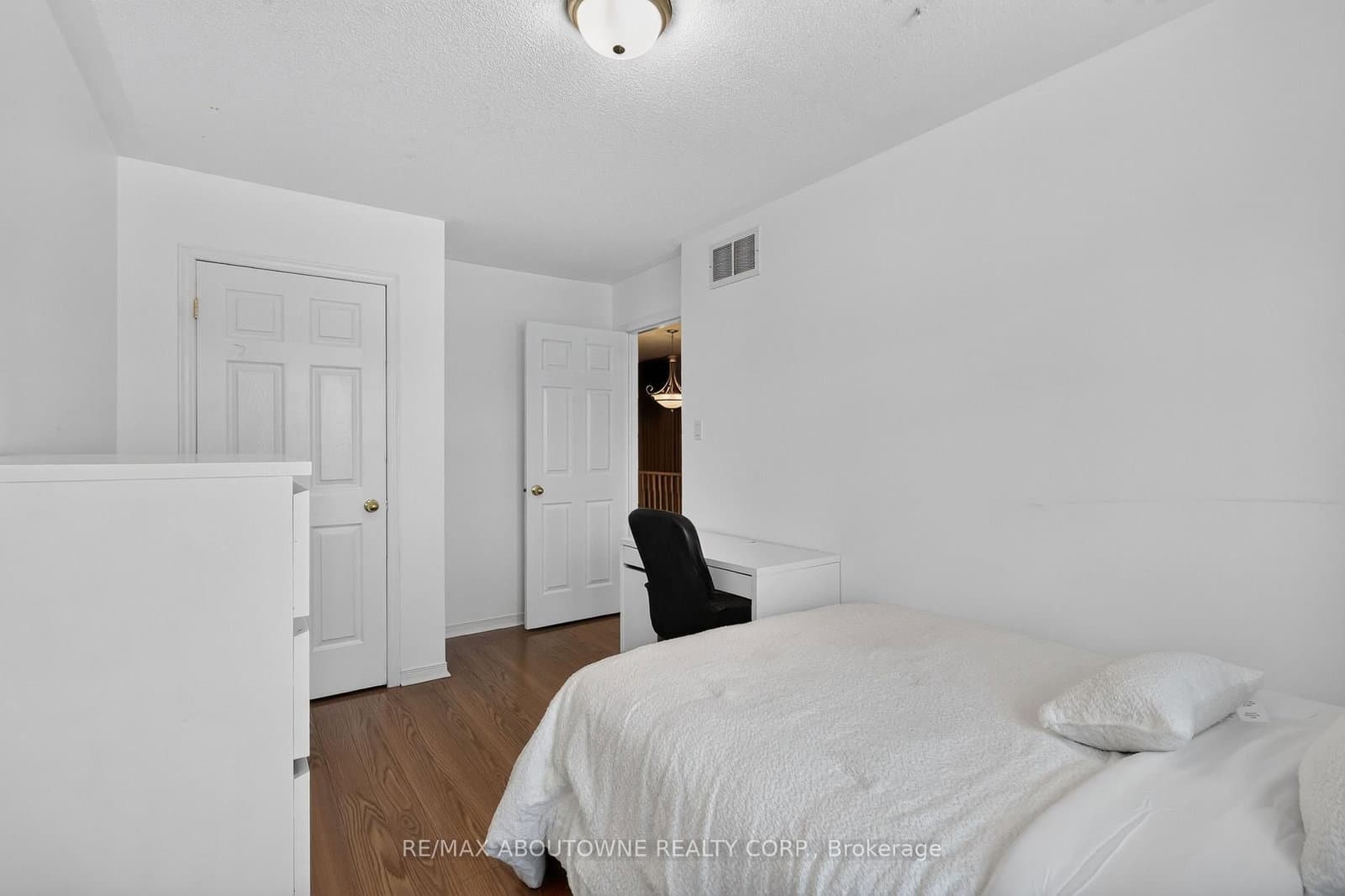 5233 Thornburn Drive thumbnail 26