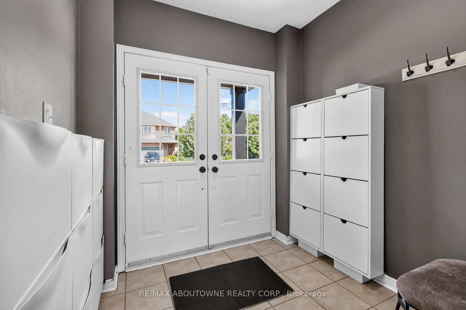 5233 Thornburn Drive thumbnail 3