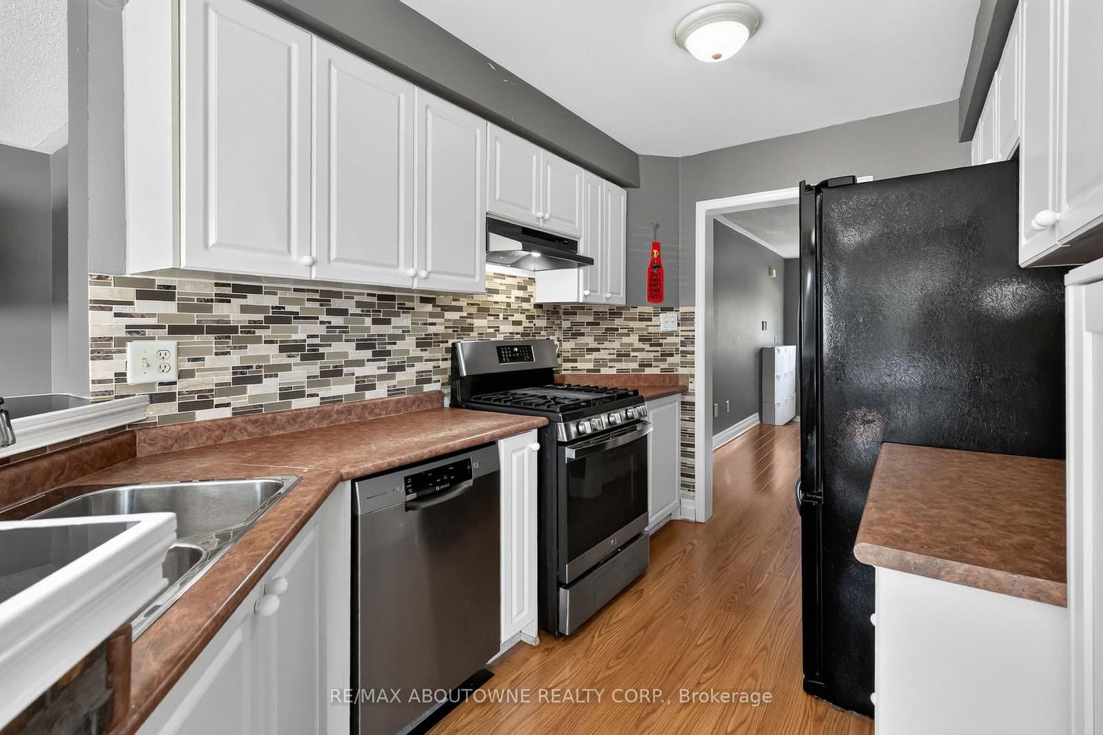 5233 Thornburn Drive thumbnail 6