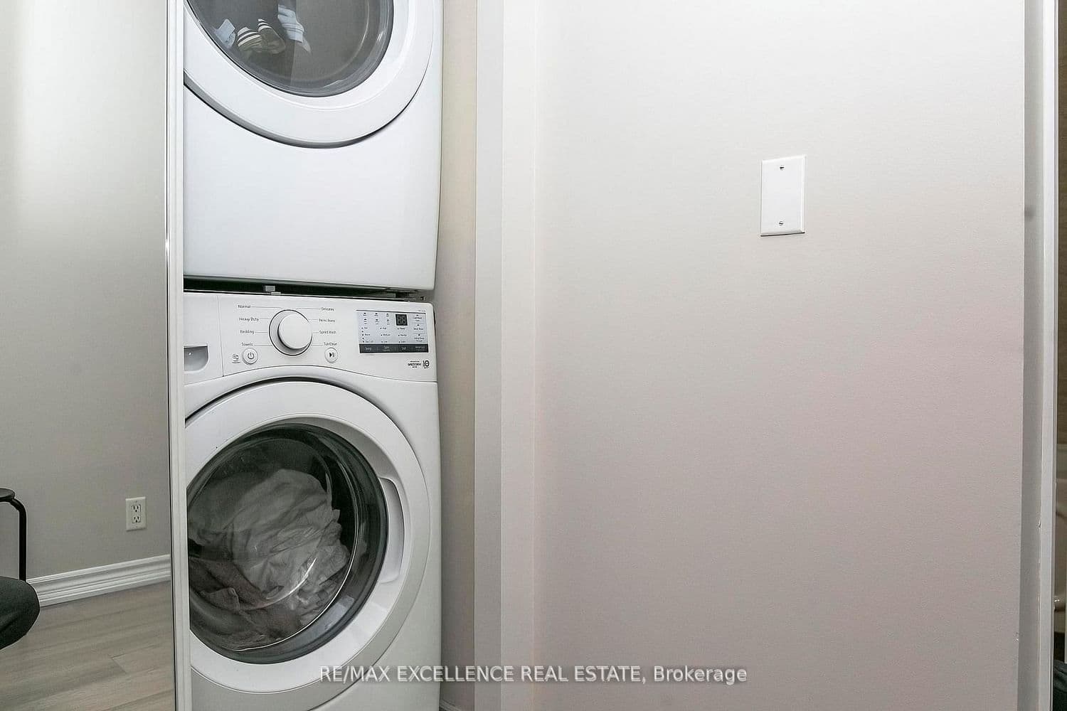 33 Elm Drive, Unit 2102 thumbnail 30