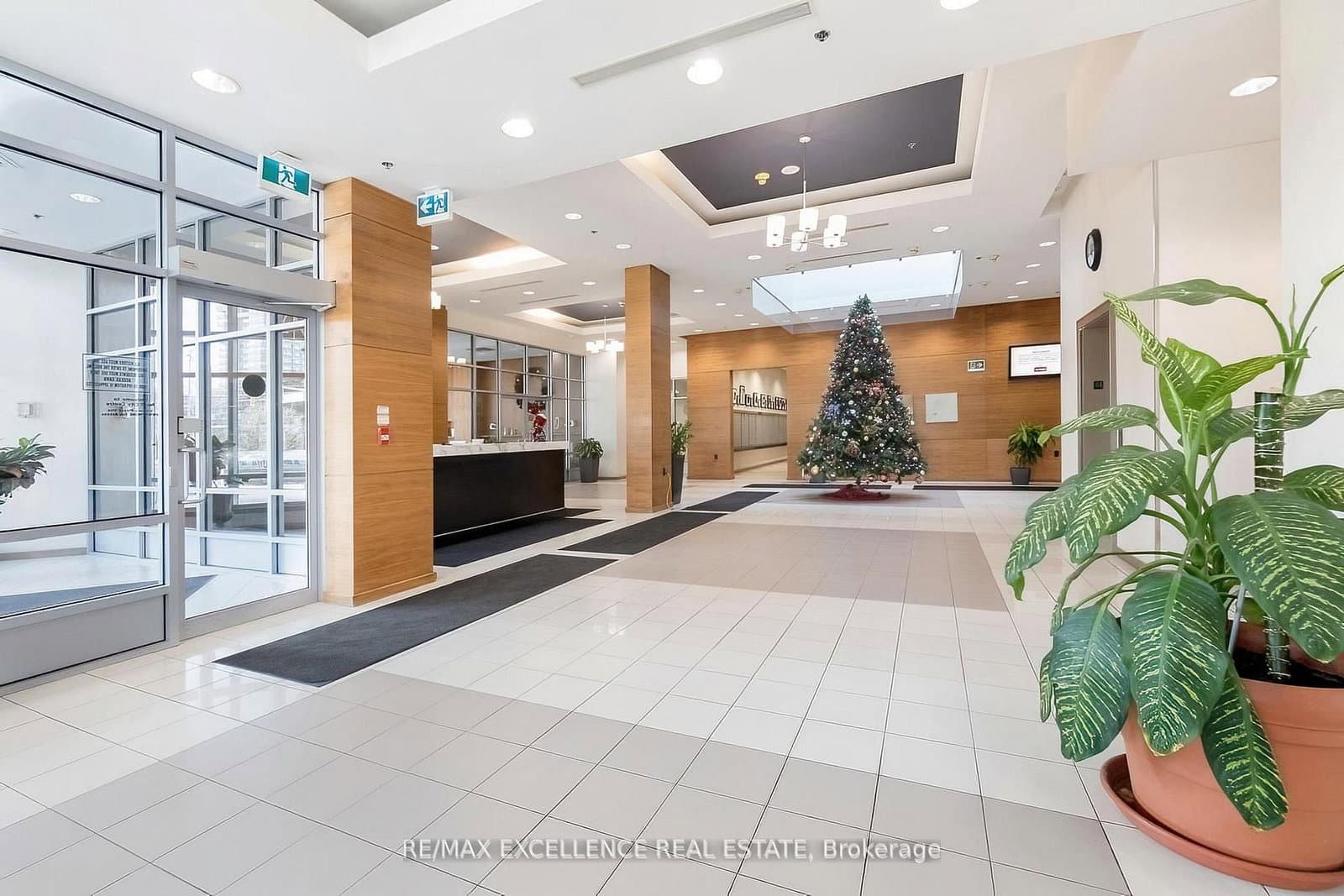 33 Elm Drive, Unit 2102 thumbnail 8