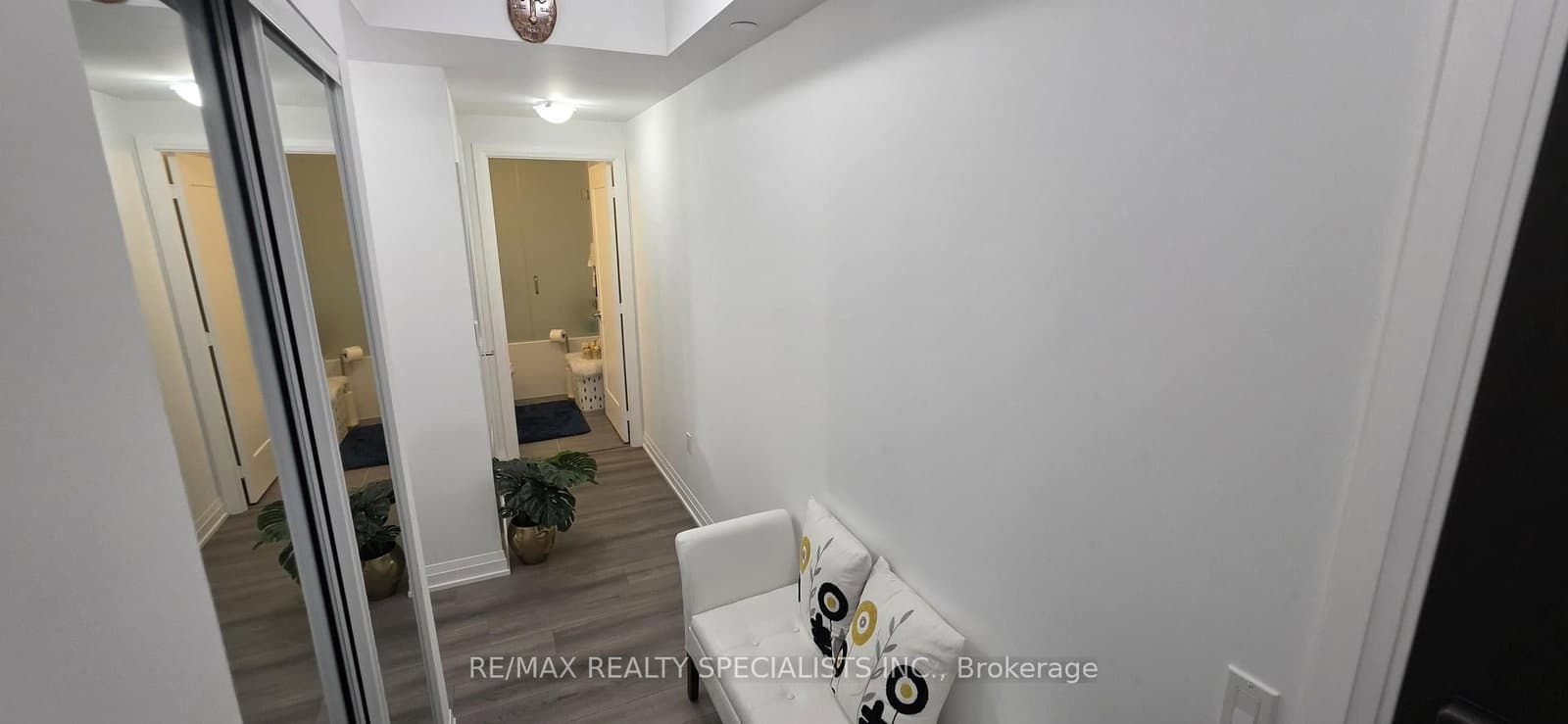 412 Silver Maple Road, Unit 206 thumbnail 9