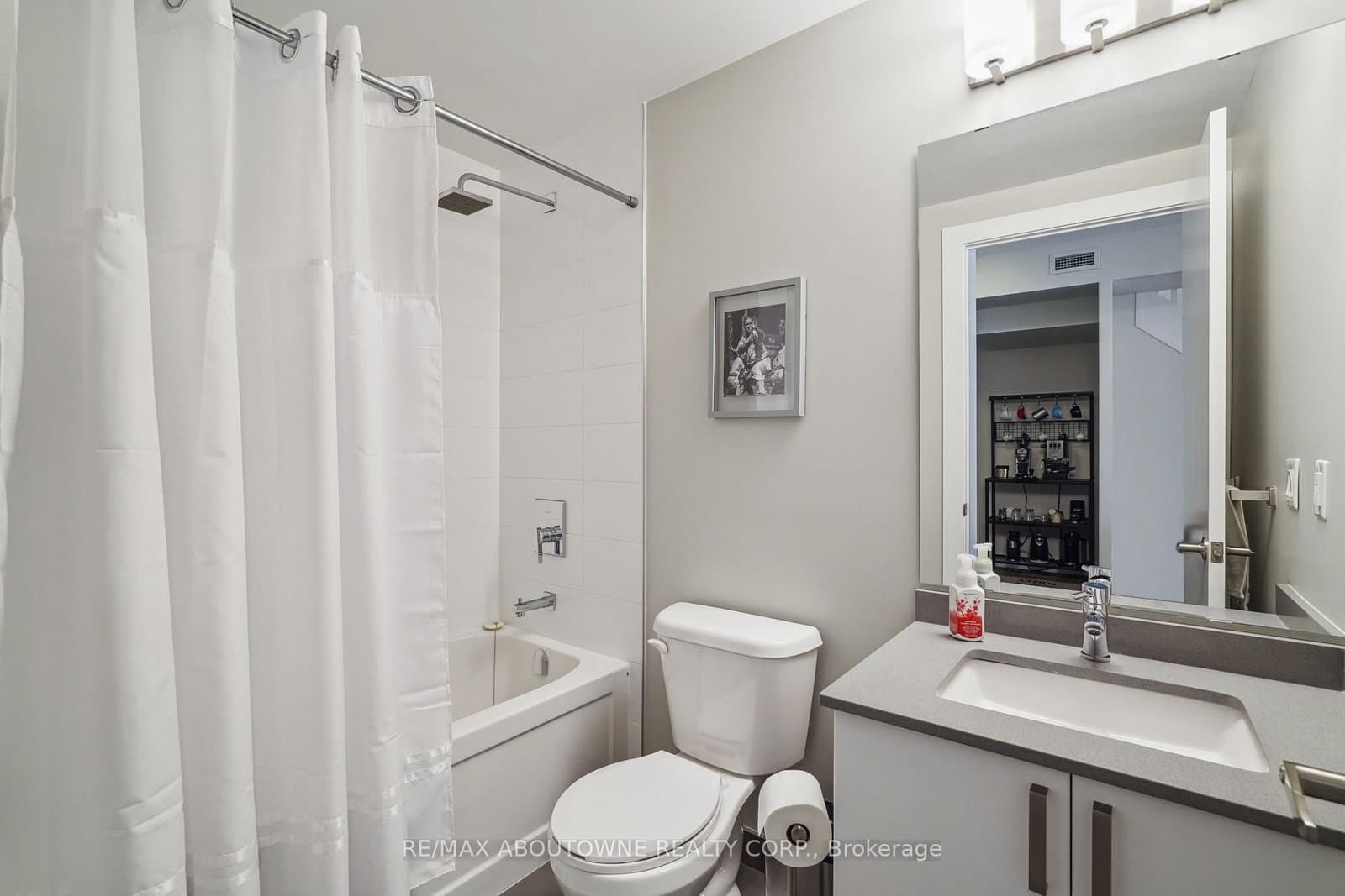 5260 Dundas Street, Unit C204 thumbnail 15
