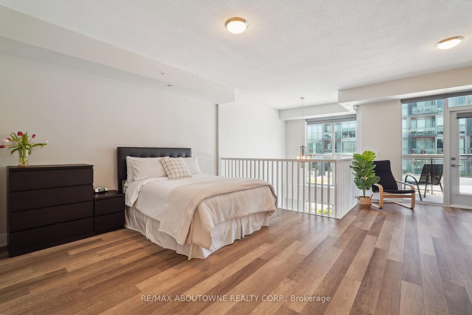 5260 Dundas Street, Unit C204 thumbnail 16