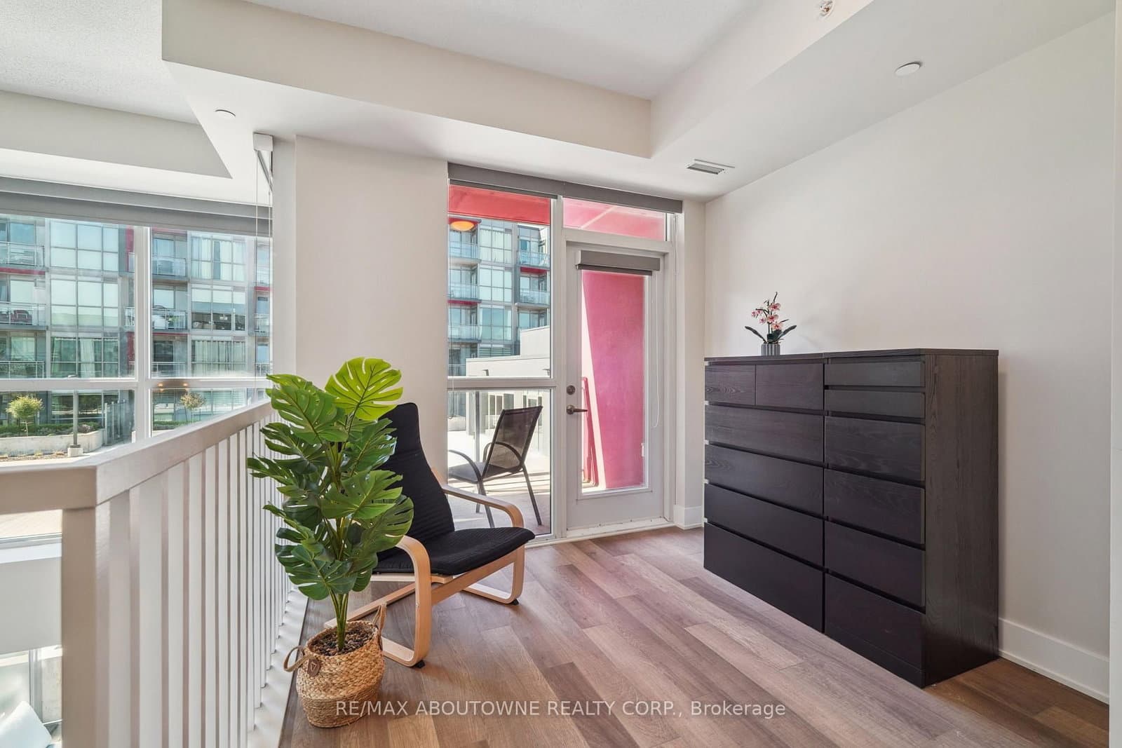 5260 Dundas Street, Unit C204 thumbnail 20
