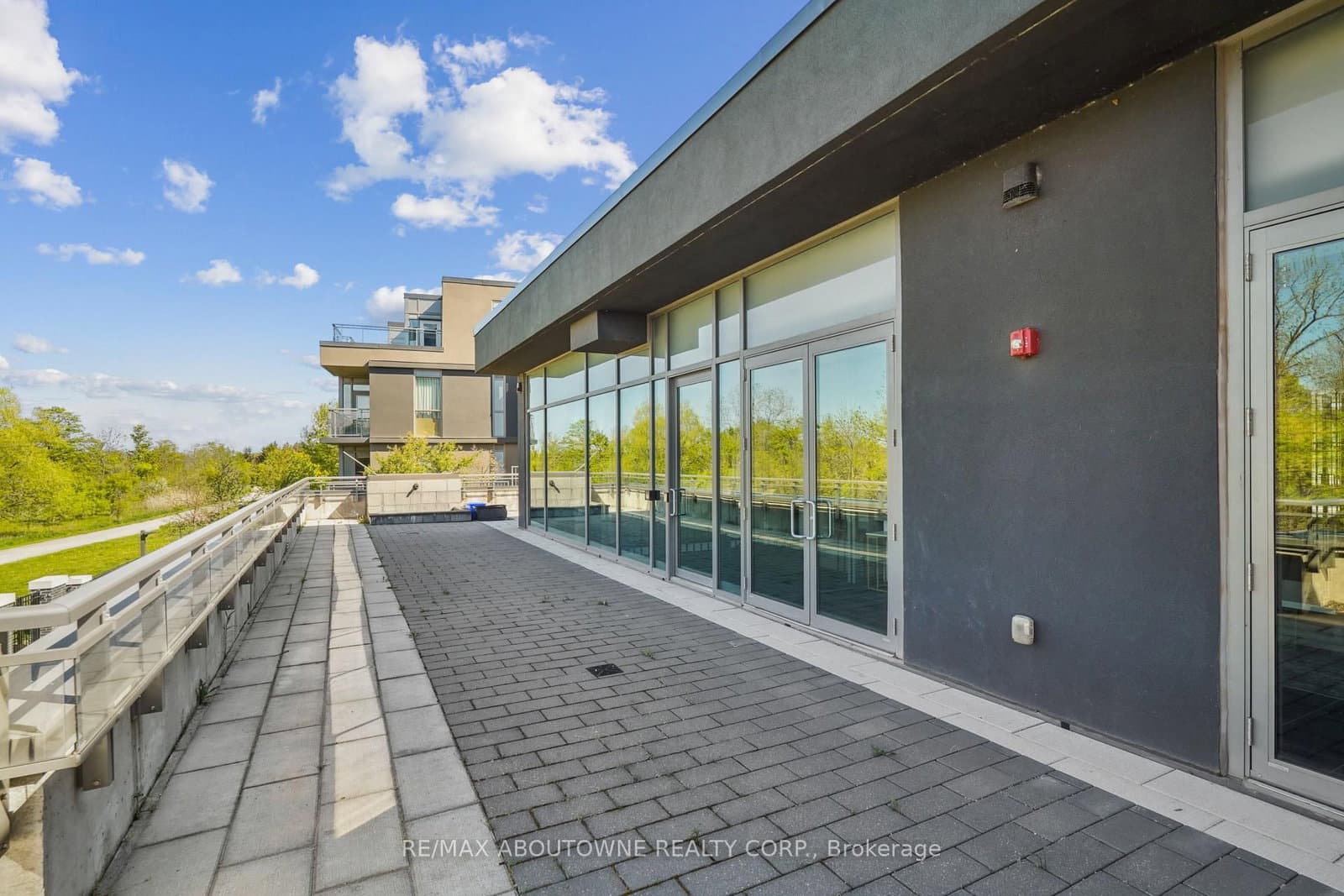 5260 Dundas Street, Unit C204 thumbnail 27