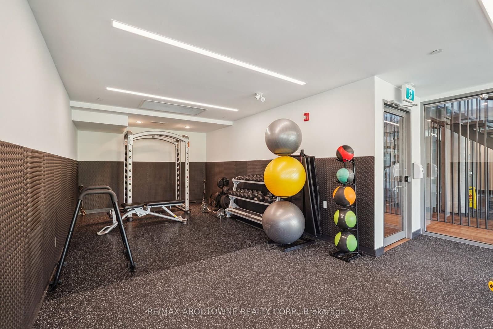 5260 Dundas Street, Unit C204 thumbnail 29