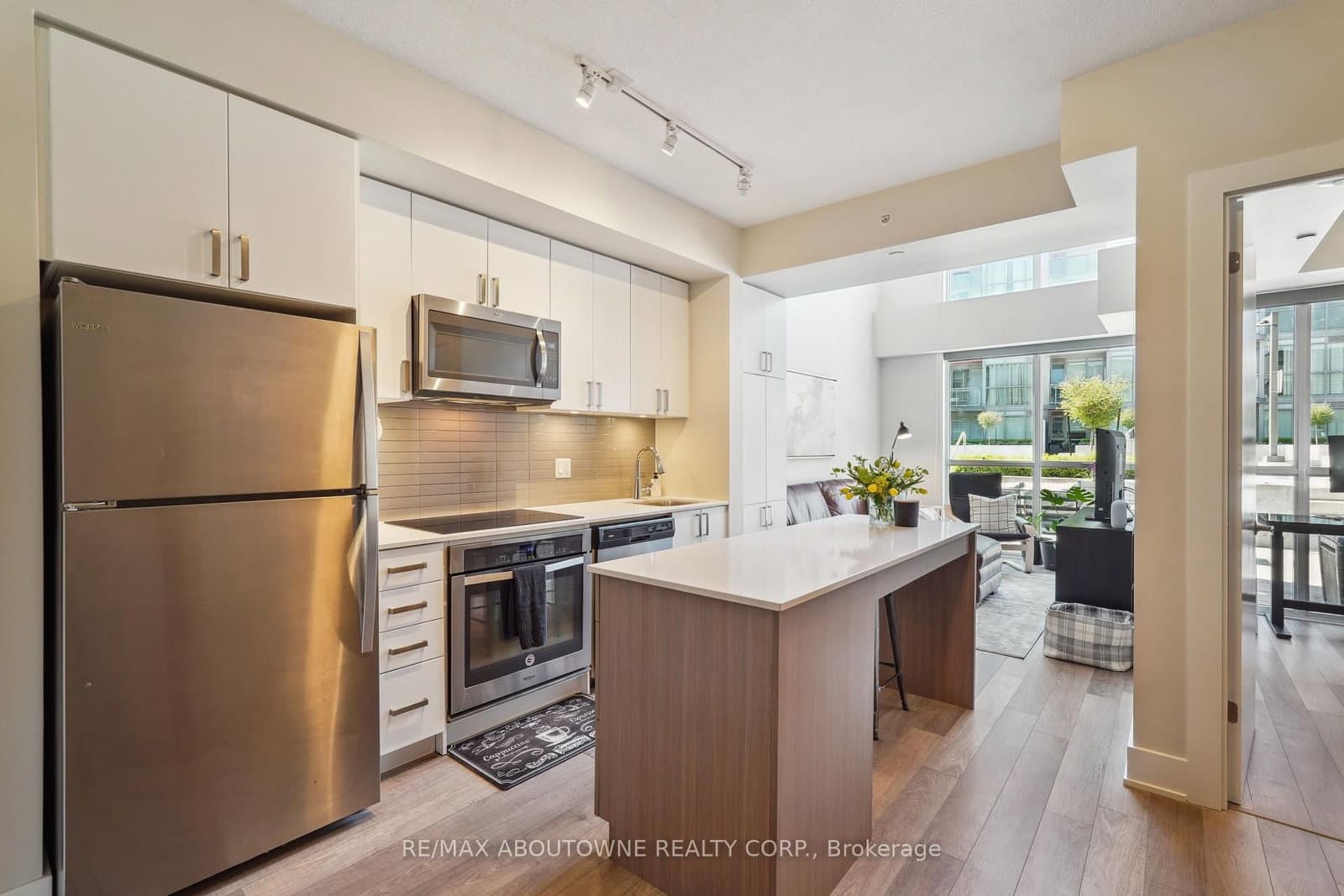 5260 Dundas Street, Unit C204 thumbnail 6