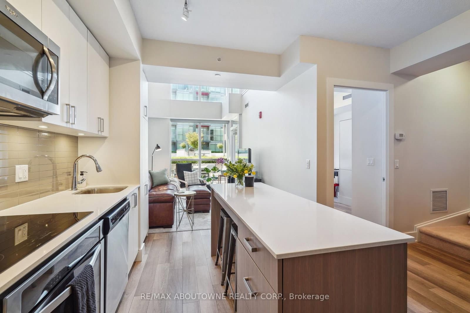 5260 Dundas Street, Unit C204 thumbnail 8