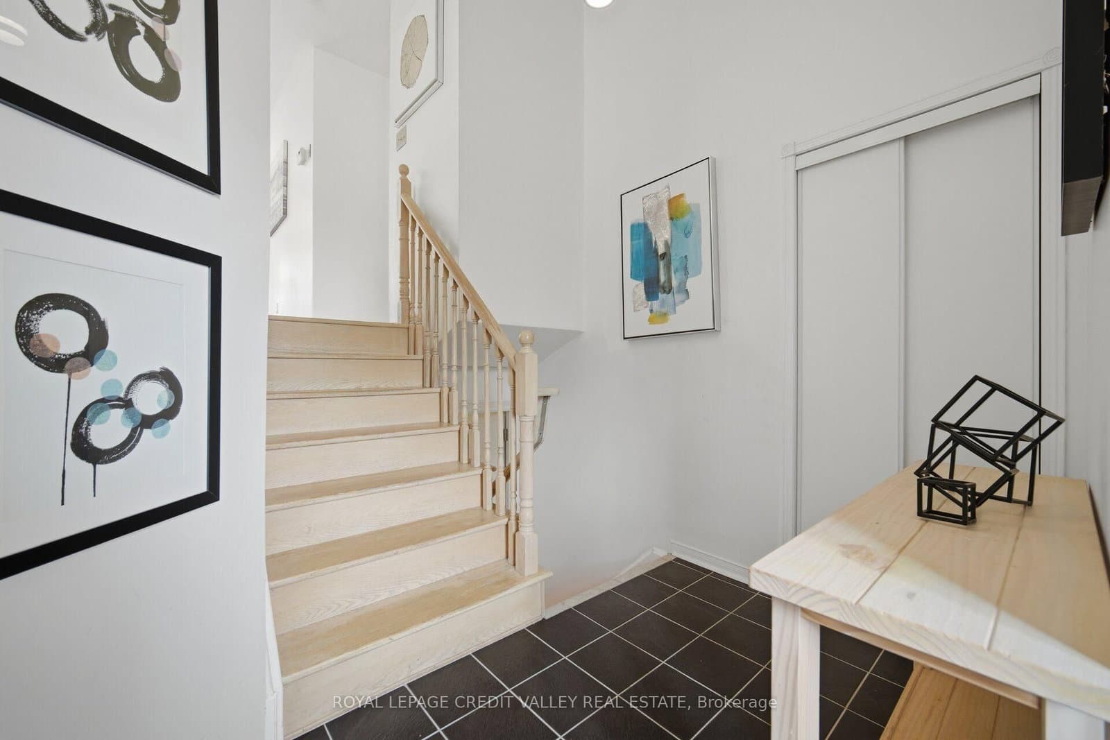 43 Flemington Drive E thumbnail 5