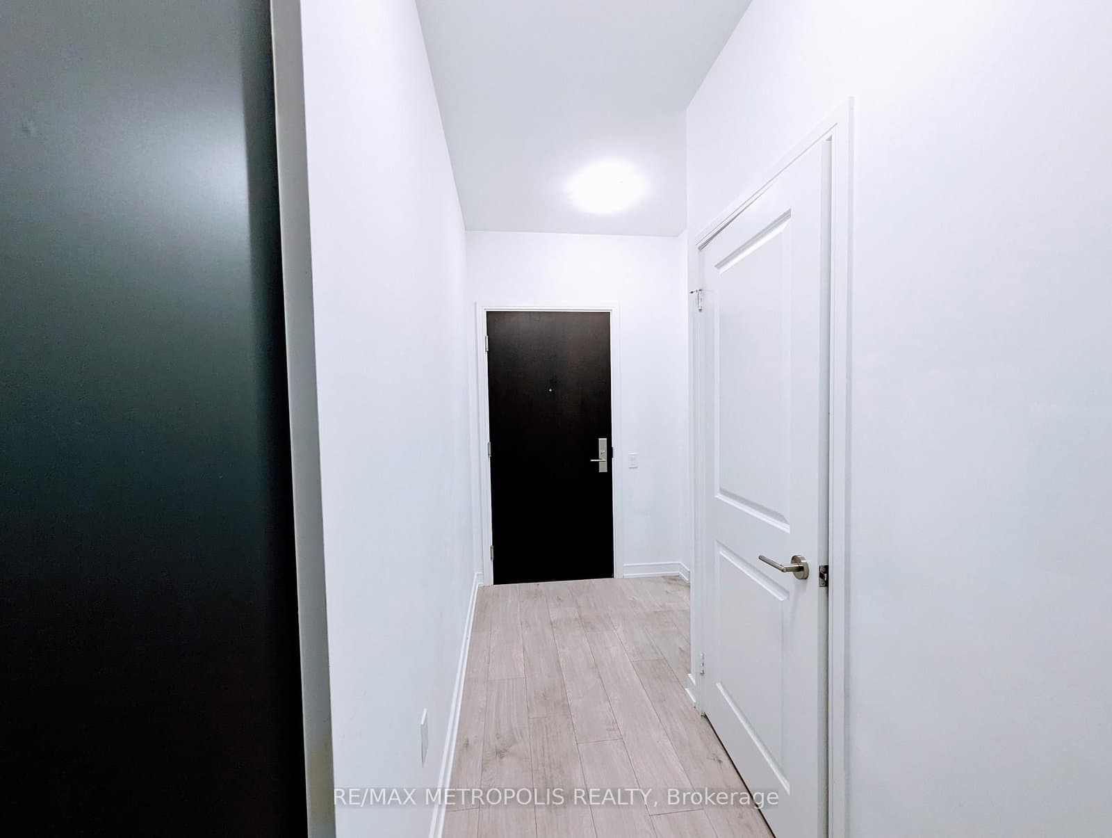8 Nahani Way, Unit 3403 thumbnail 4