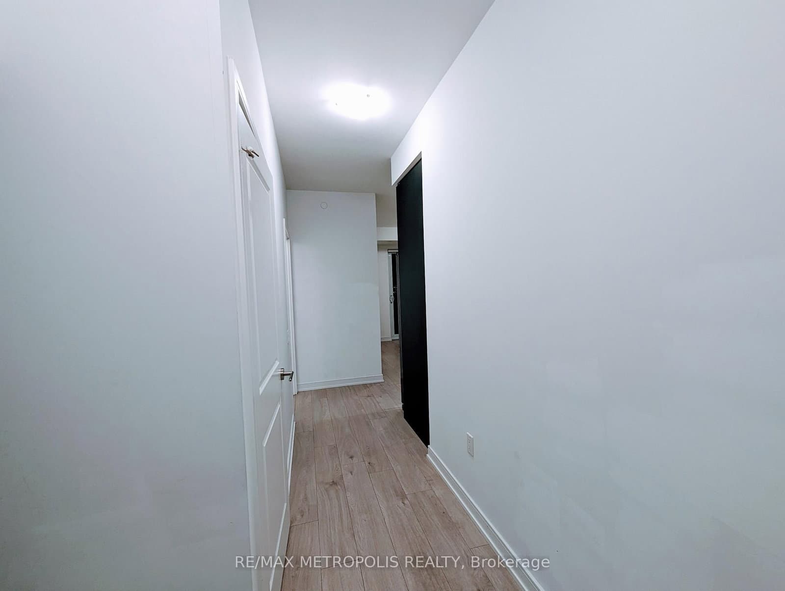 8 Nahani Way, Unit 3403 thumbnail 5