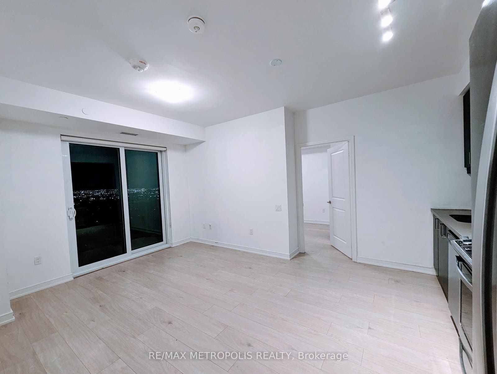 8 Nahani Way, Unit 3403 thumbnail 6