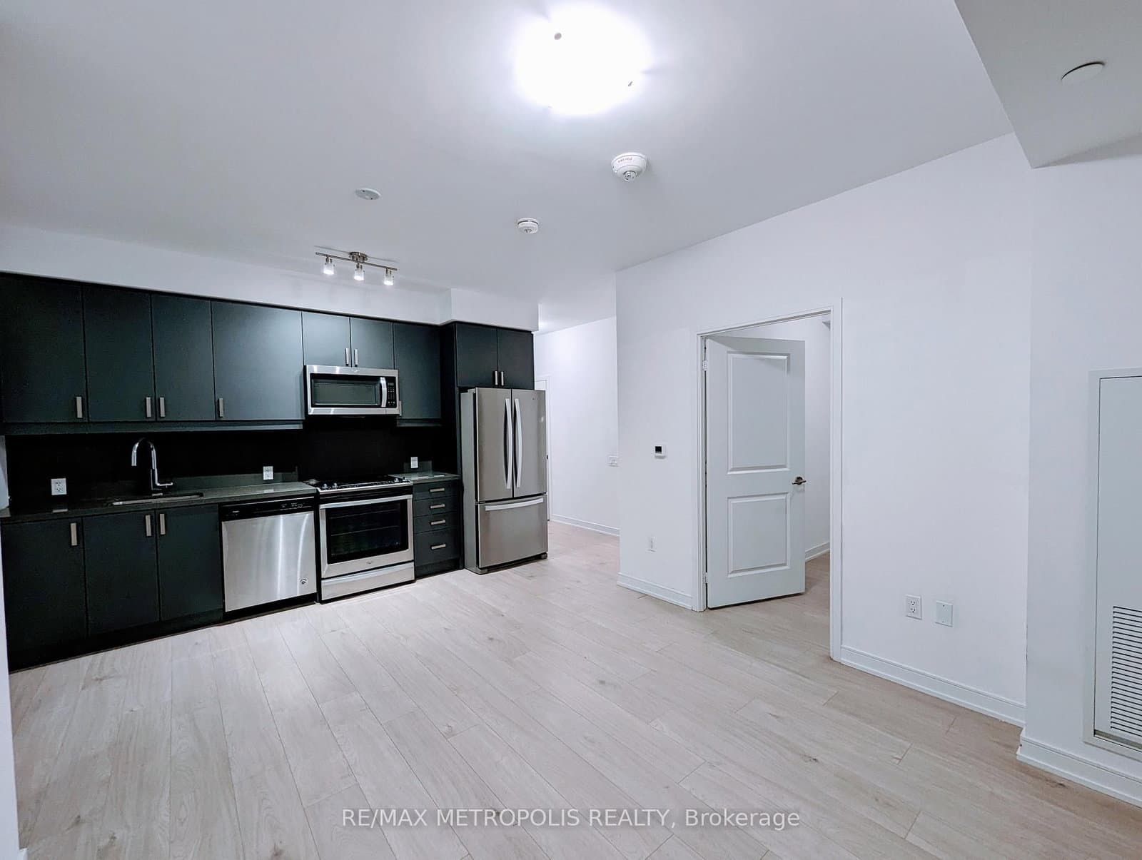 8 Nahani Way, Unit 3403 thumbnail 8