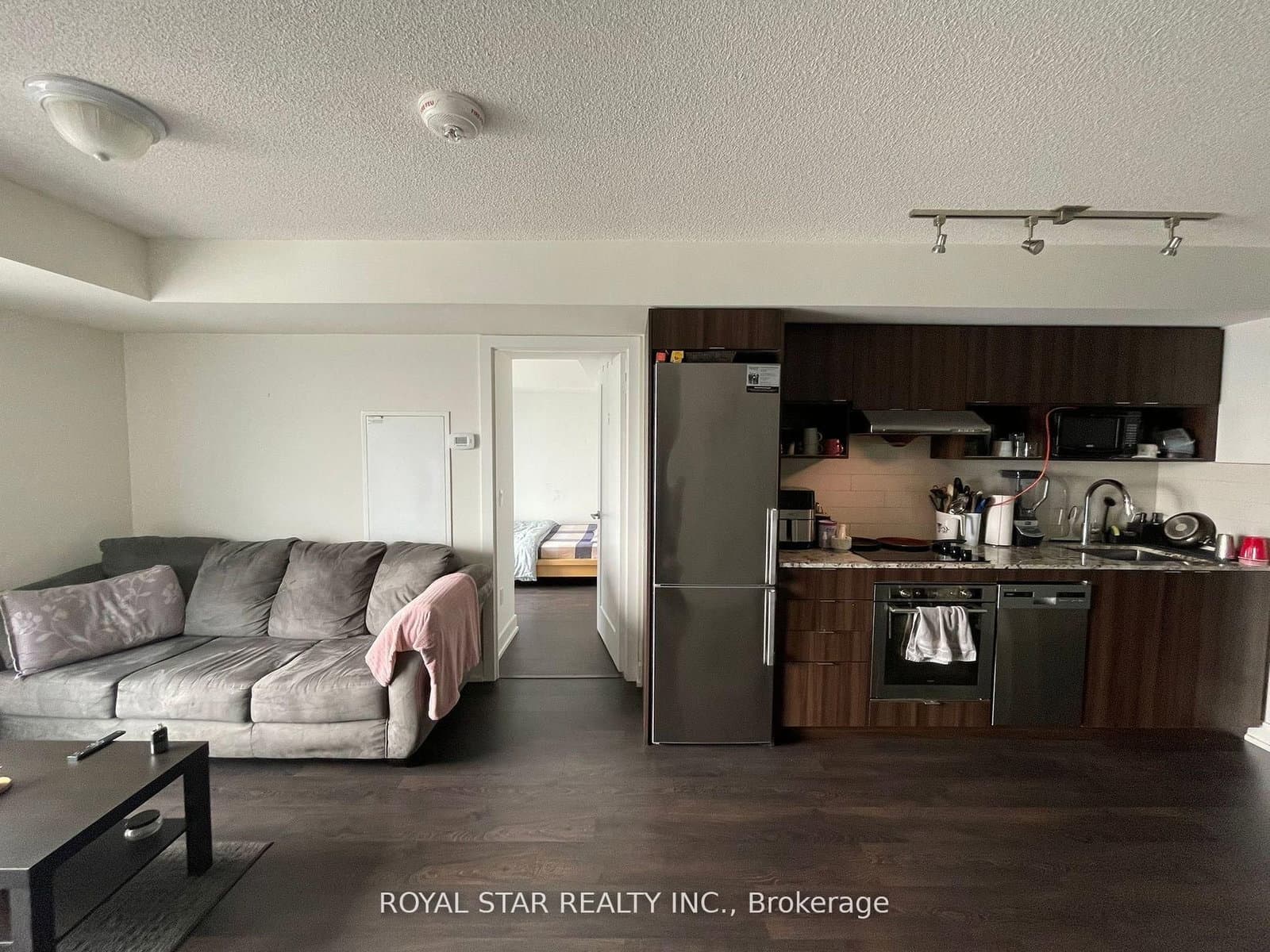 7 Mabelle Avenue, Unit 2010 thumbnail 21