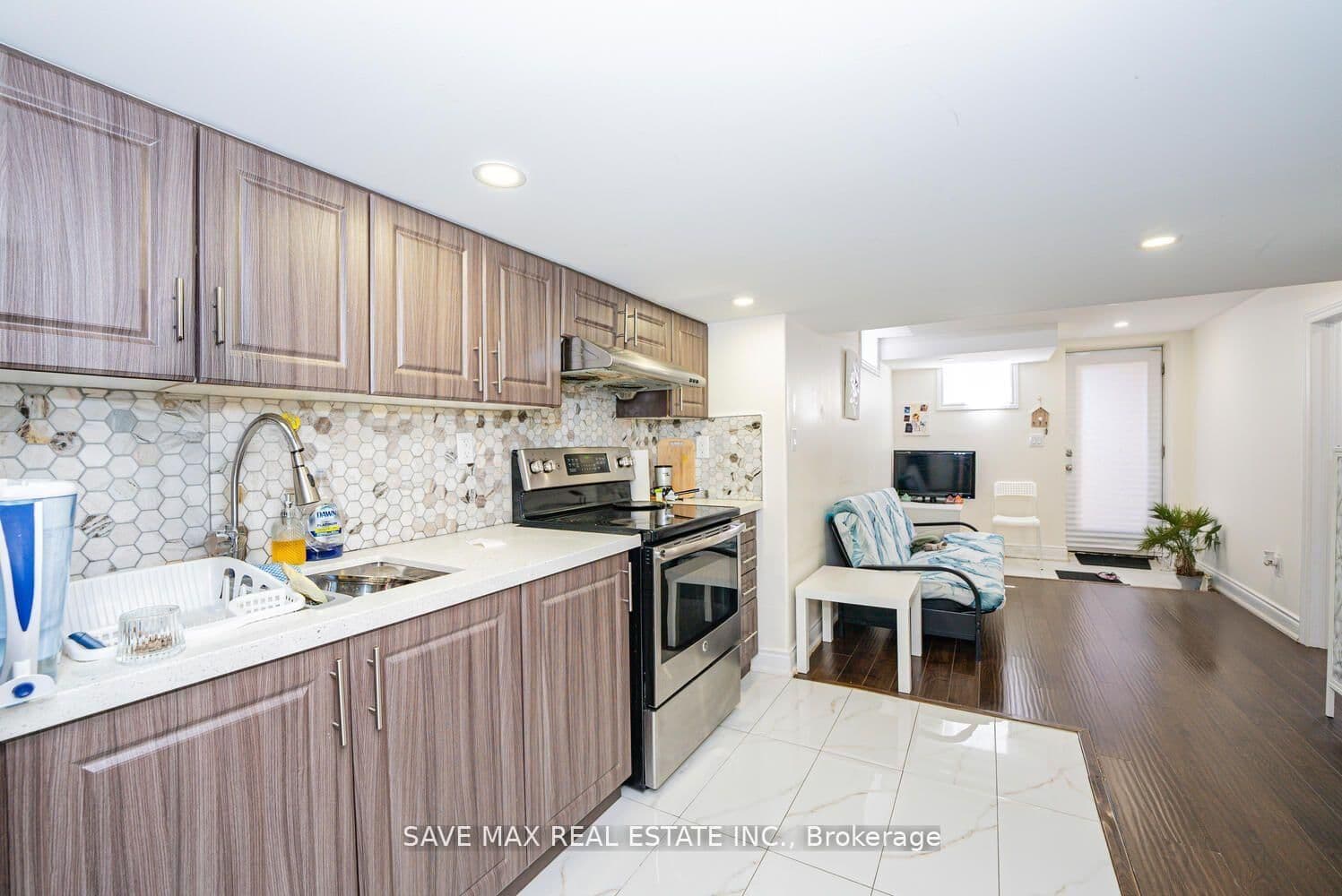 20 Desert Garden Drive, Unit Basement thumbnail 2