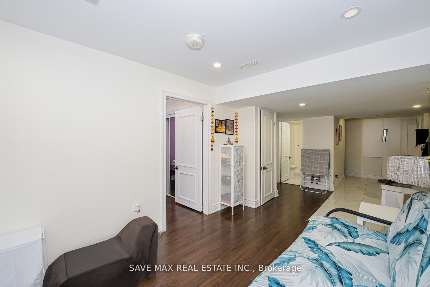 20 Desert Garden Drive, Unit Basement thumbnail 3