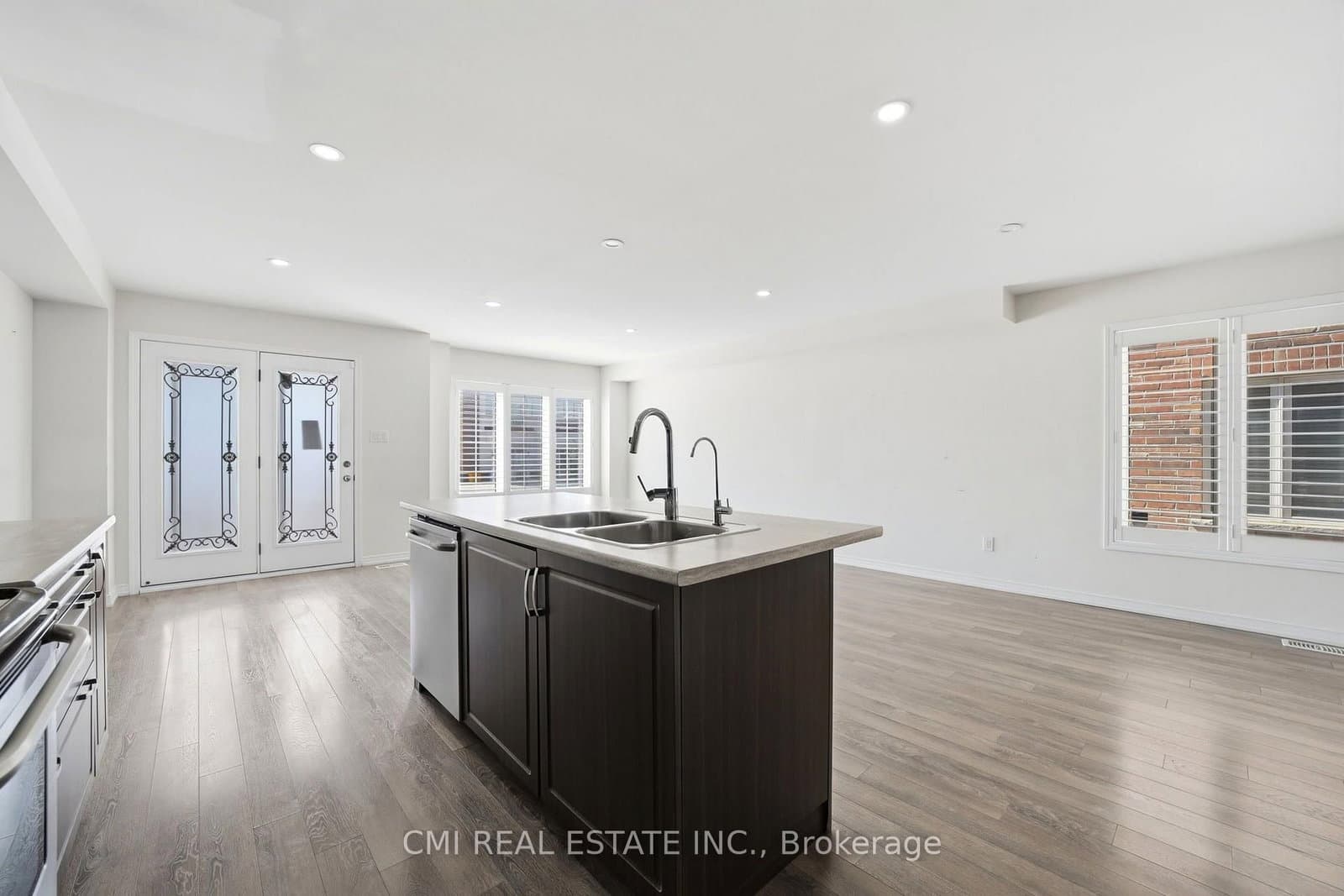 162 Golden Springs Drive thumbnail 13