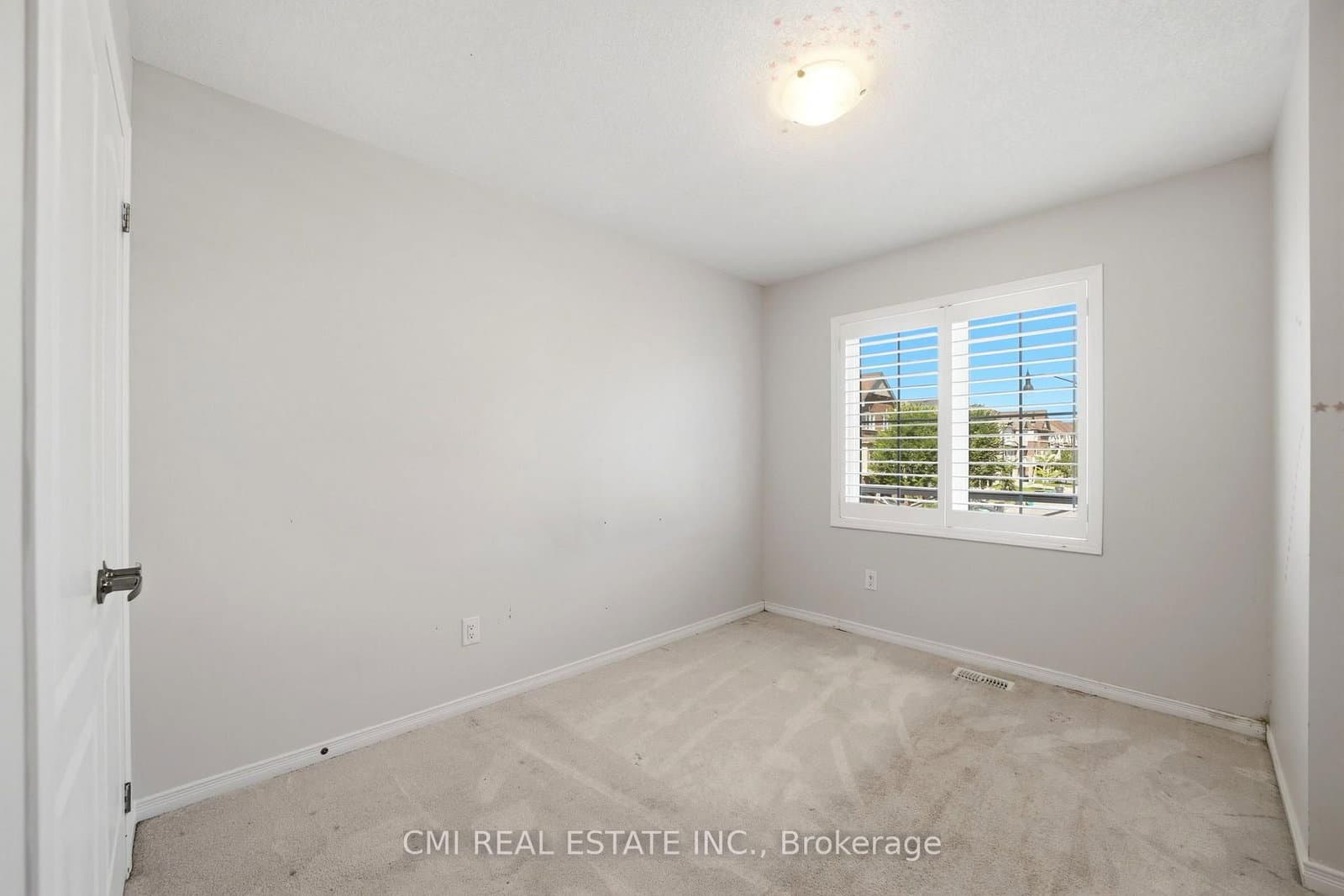 162 Golden Springs Drive thumbnail 17