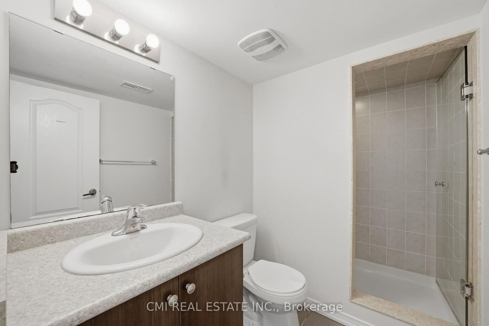 162 Golden Springs Drive thumbnail 31