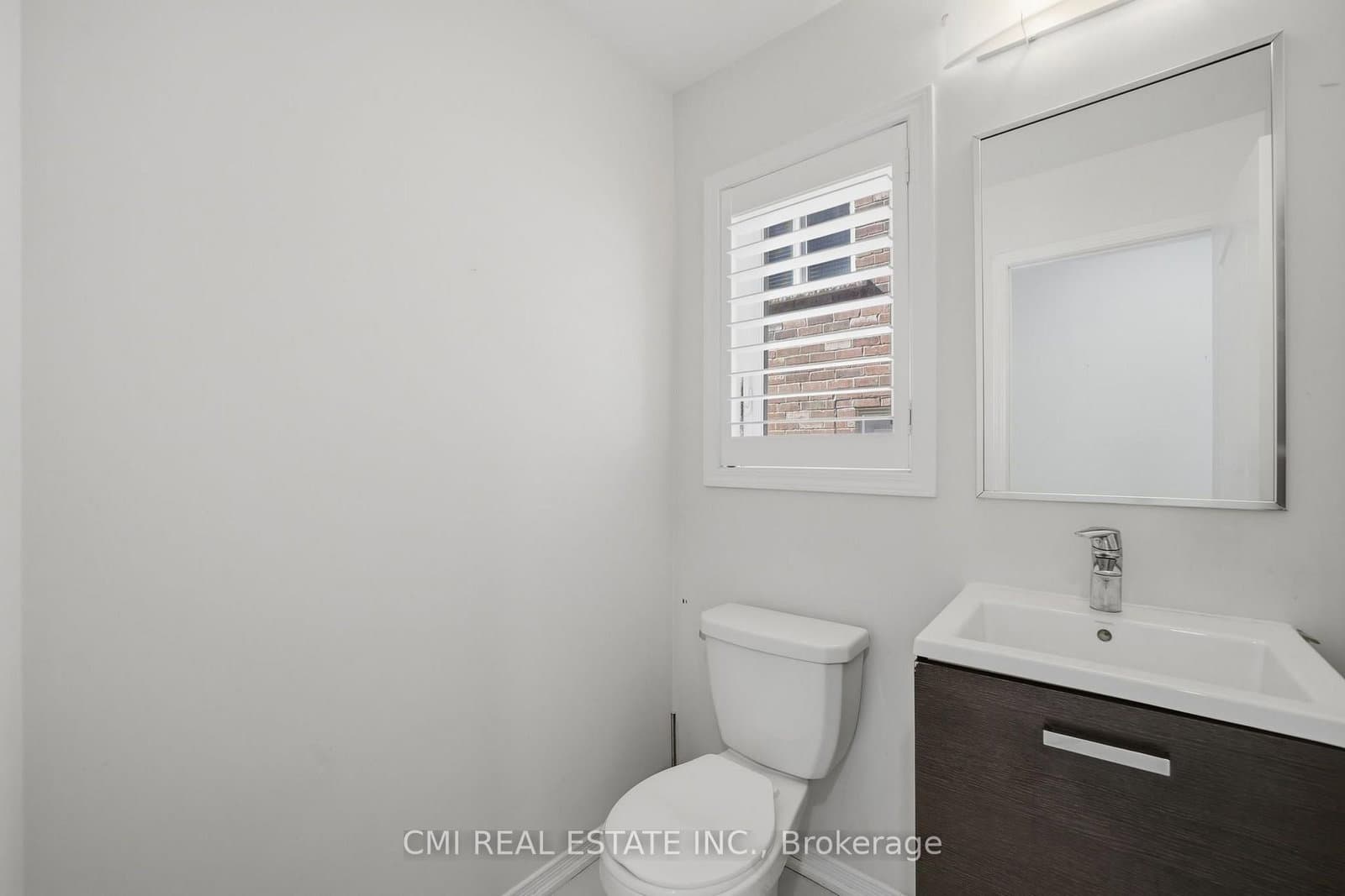 162 Golden Springs Drive thumbnail 32