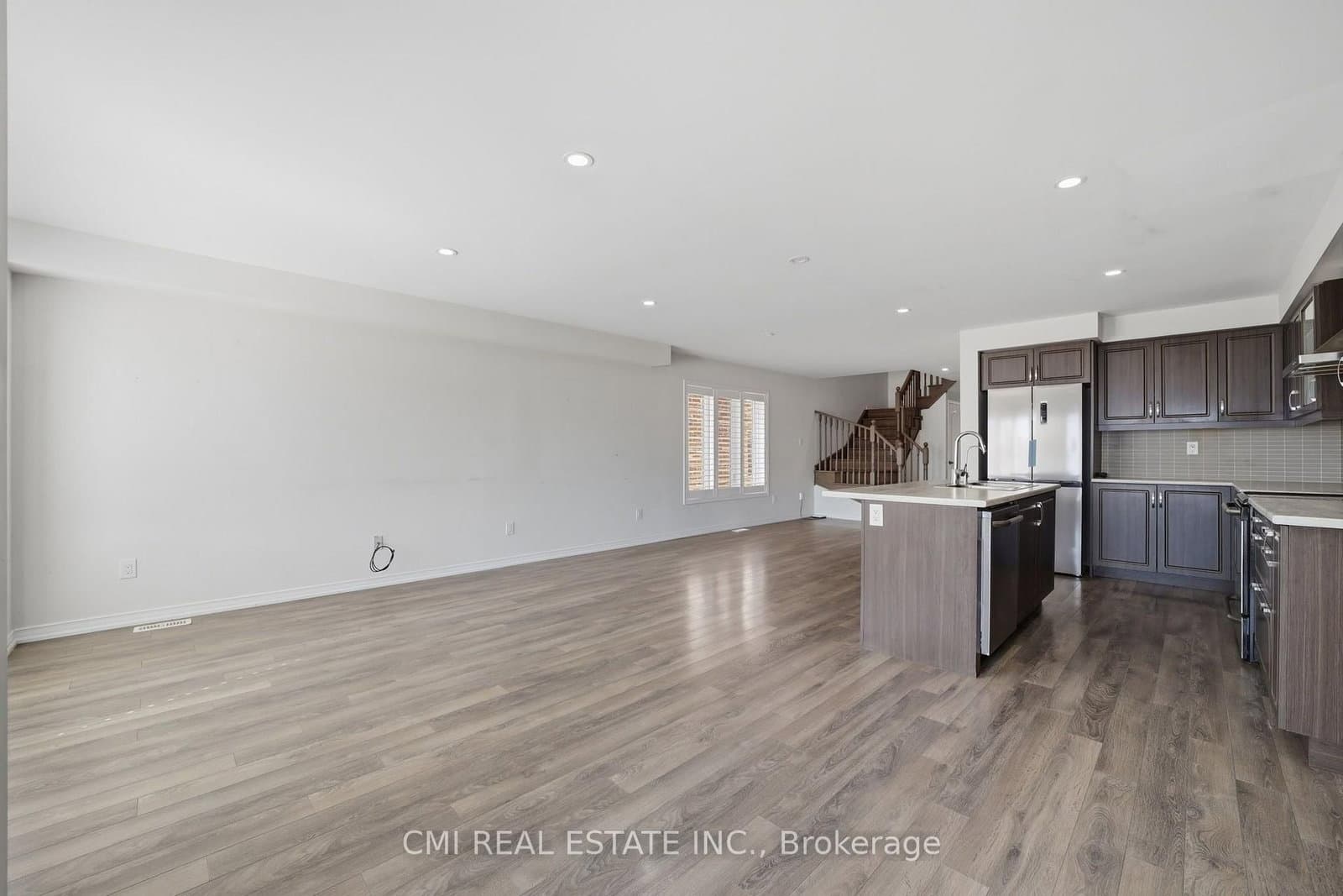162 Golden Springs Drive thumbnail 47