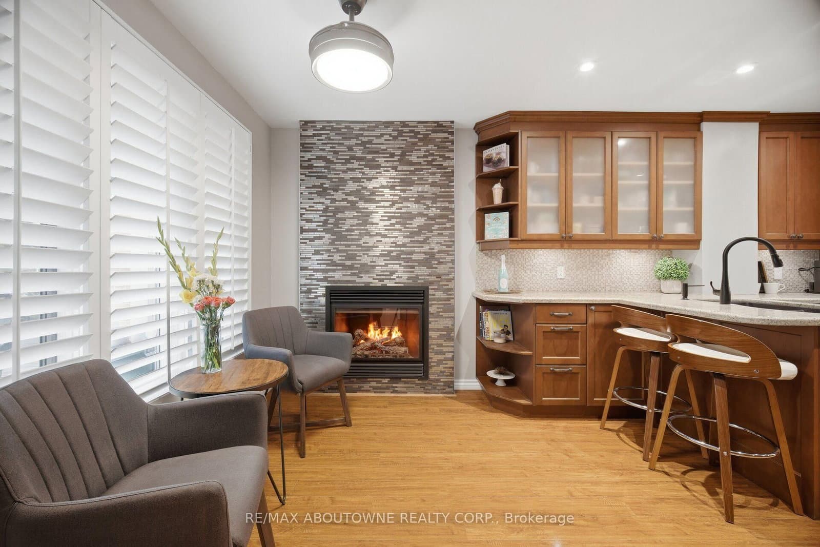 6298 Starfield Crescent thumbnail 12