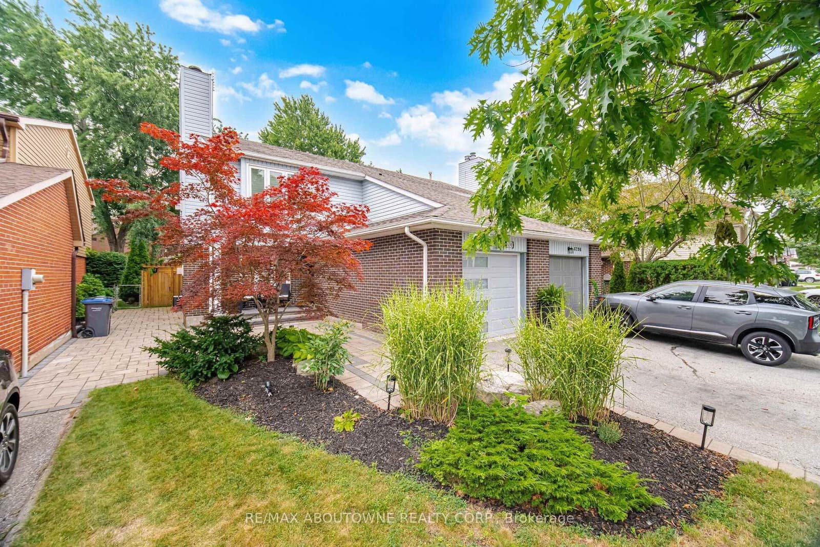 6298 Starfield Crescent thumbnail 2