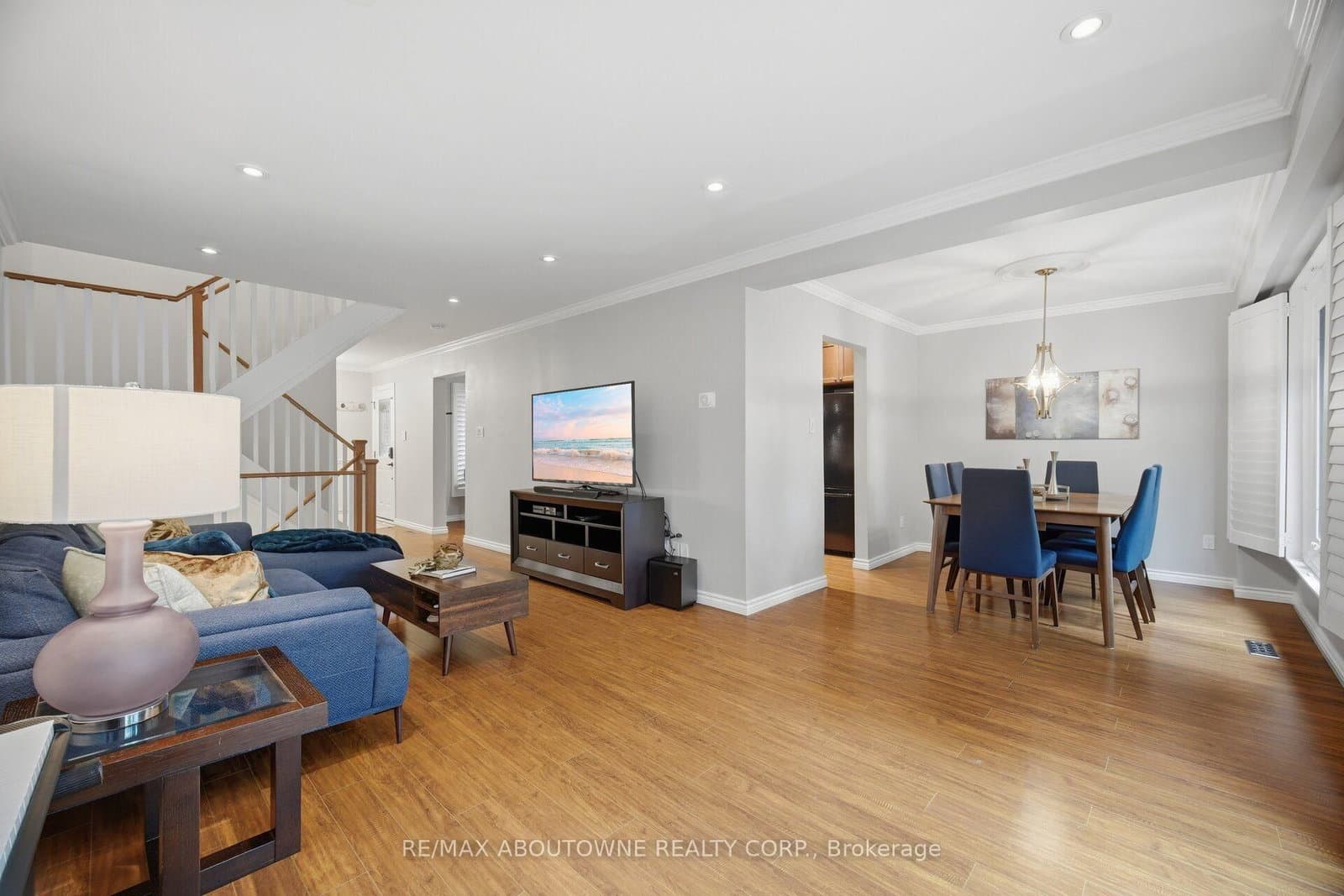 6298 Starfield Crescent thumbnail 7