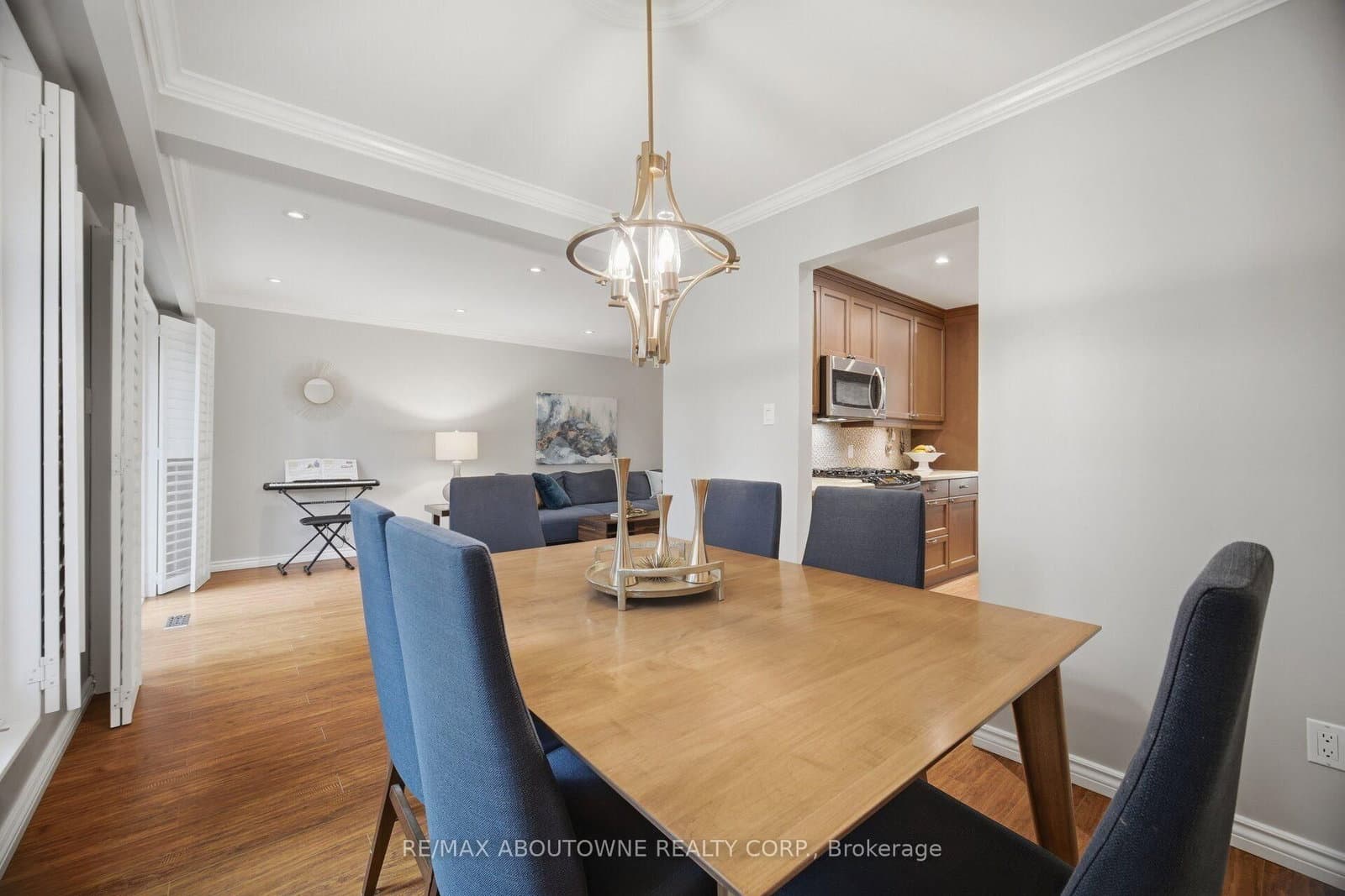 6298 Starfield Crescent thumbnail 9