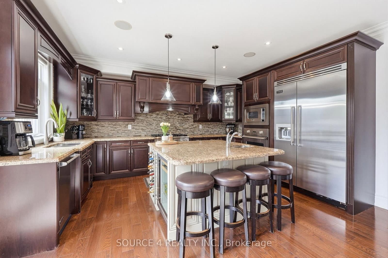39 Amesbury Drive thumbnail 12