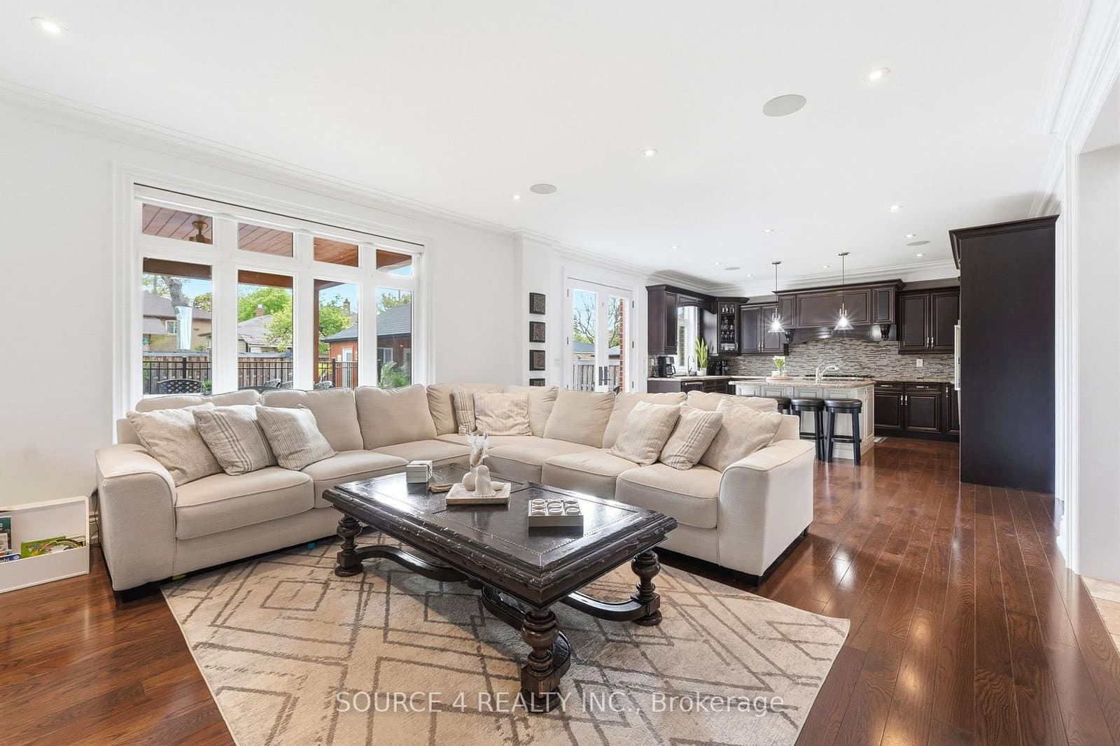 39 Amesbury Drive thumbnail 17