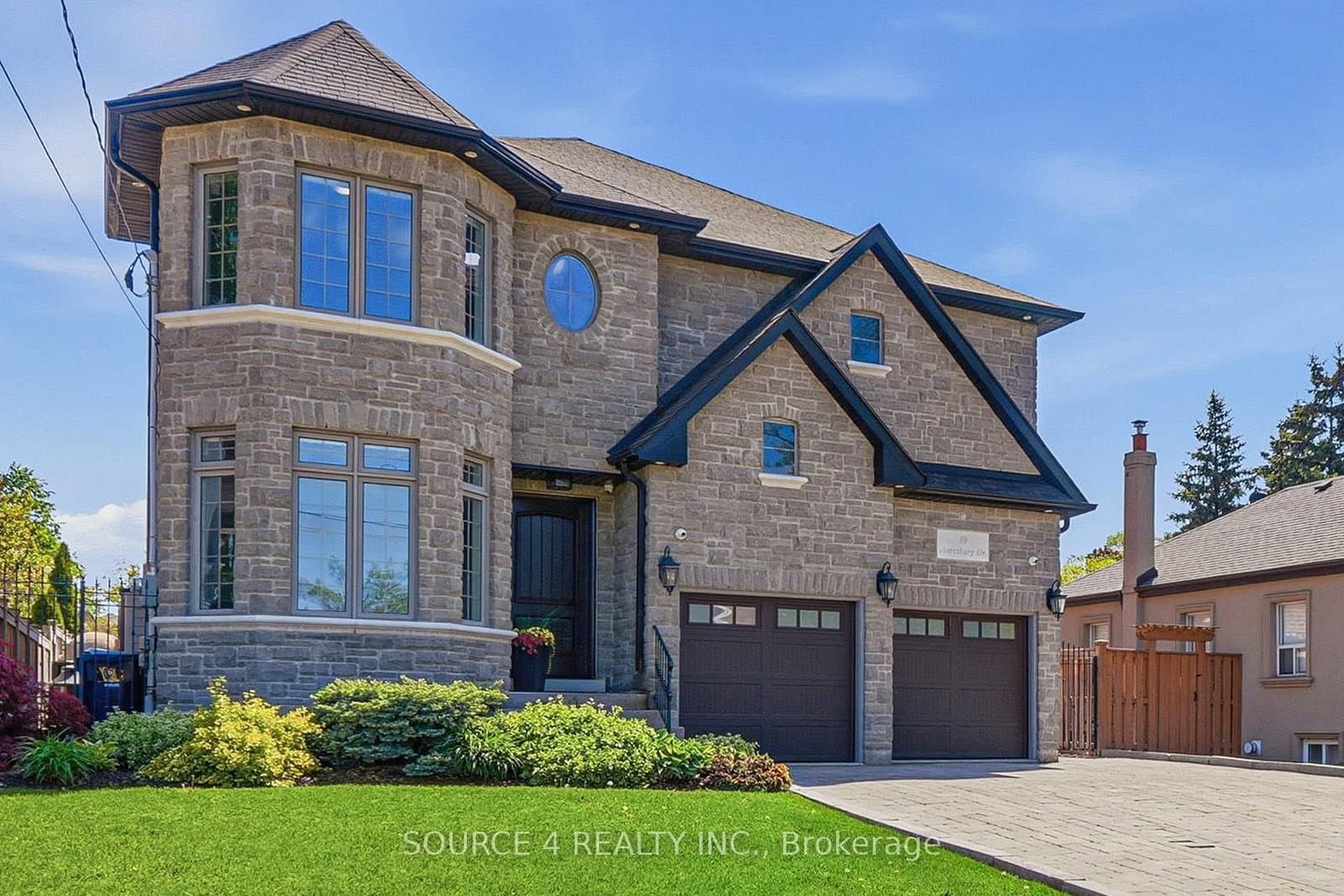 39 Amesbury Drive thumbnail 2