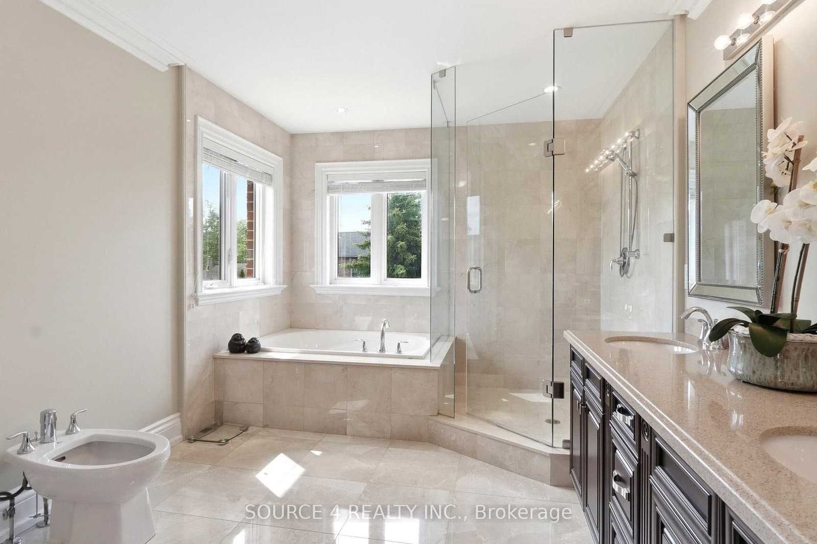 39 Amesbury Drive thumbnail 23