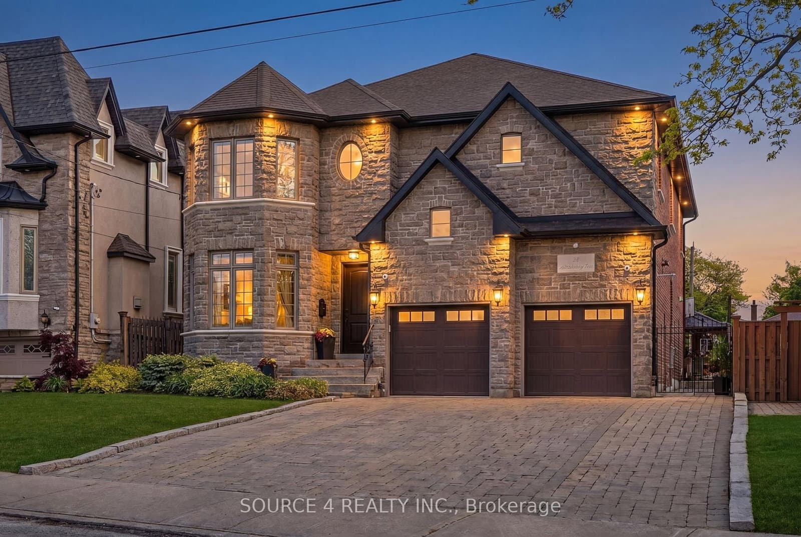39 Amesbury Drive thumbnail 3