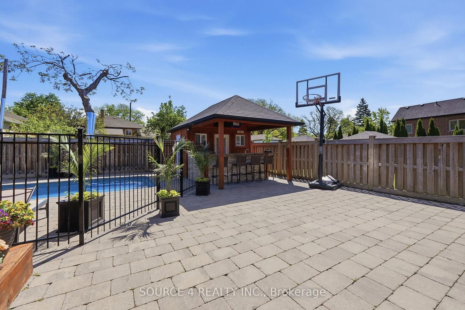 39 Amesbury Drive thumbnail 42