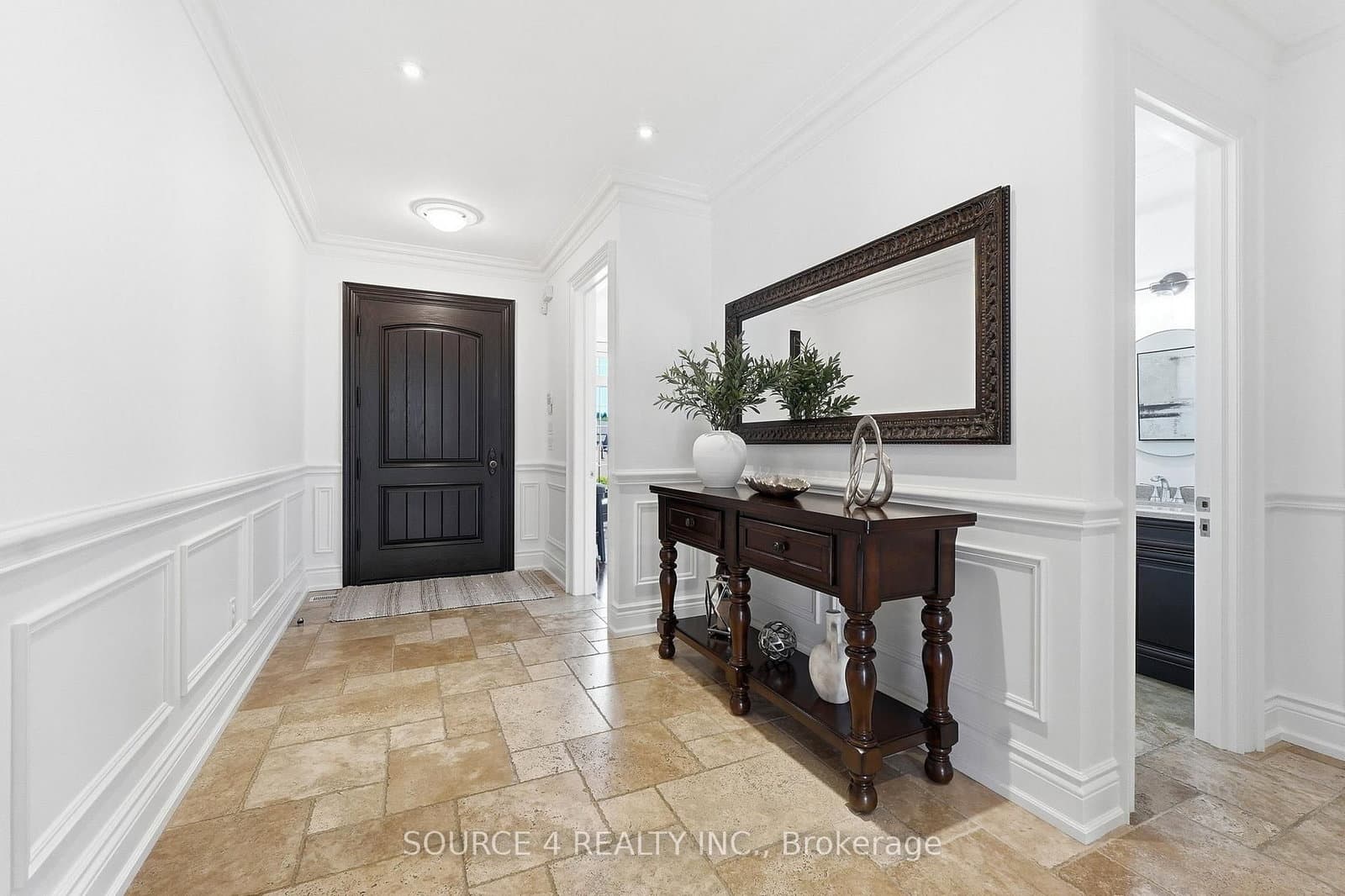 39 Amesbury Drive thumbnail 5