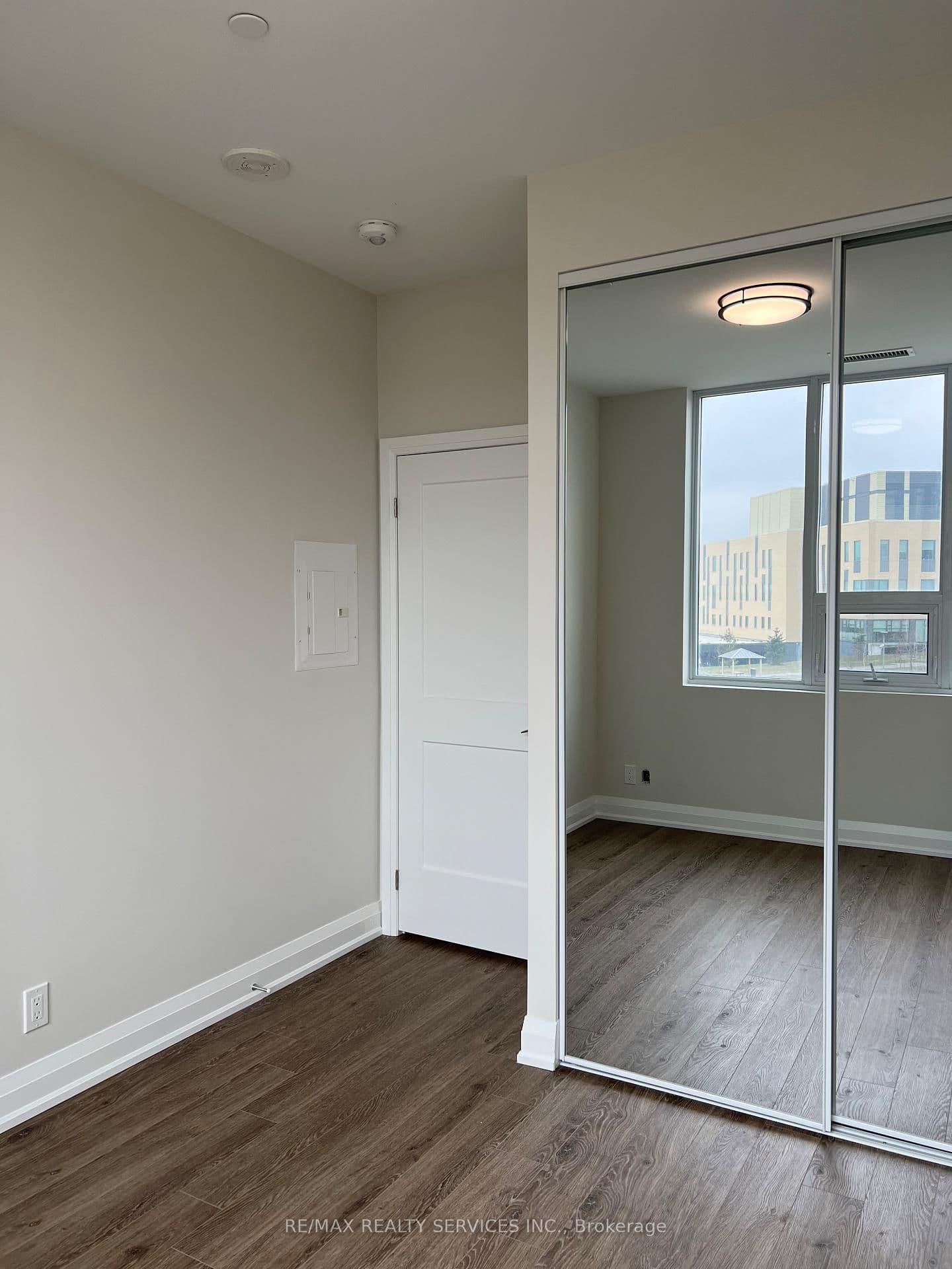 15 Lynch Street, Unit 303 thumbnail 12