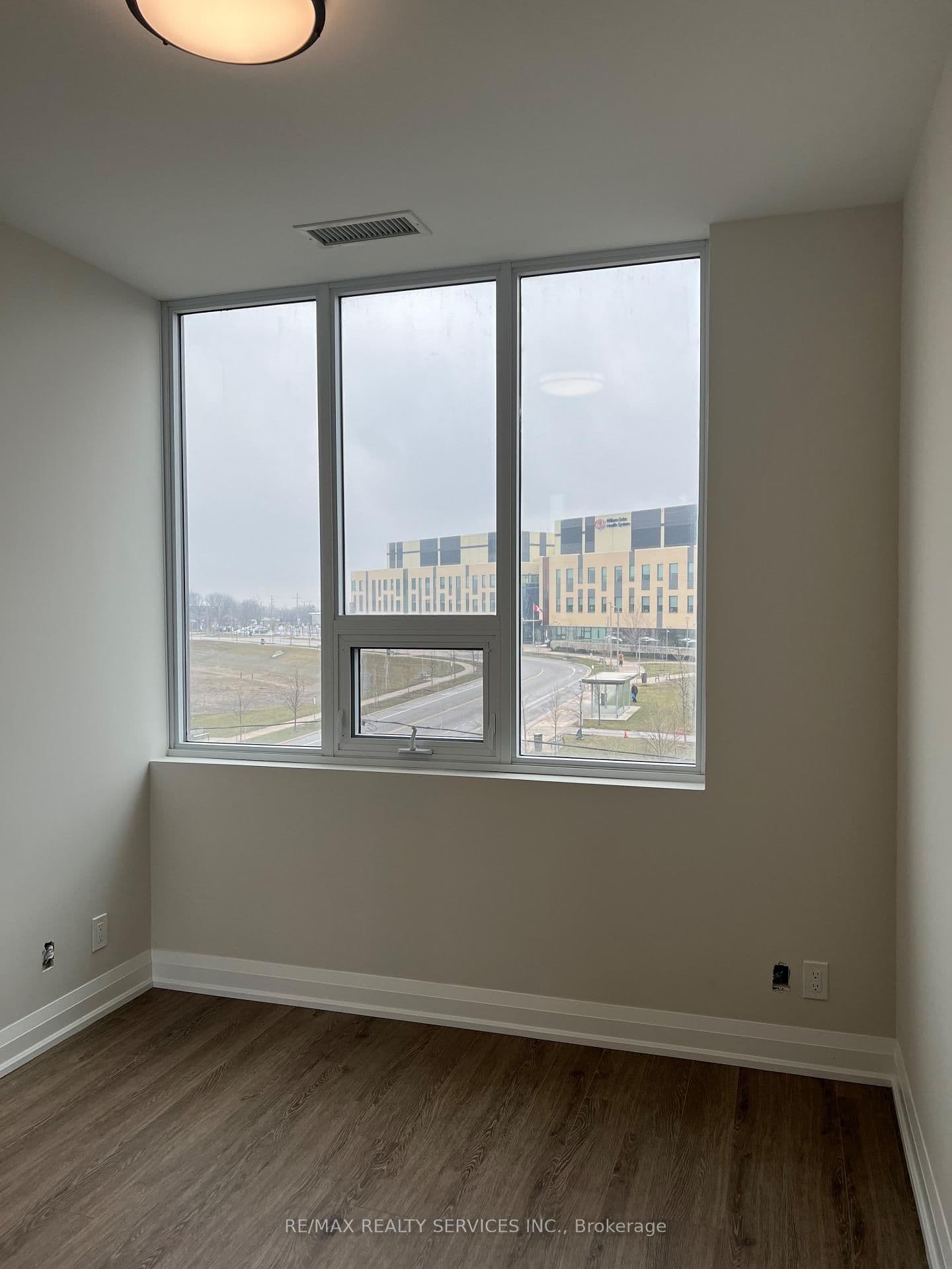 15 Lynch Street, Unit 303 thumbnail 14