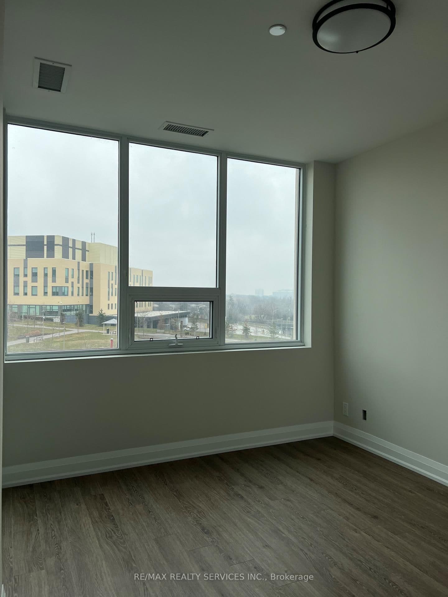 15 Lynch Street, Unit 303 thumbnail 20