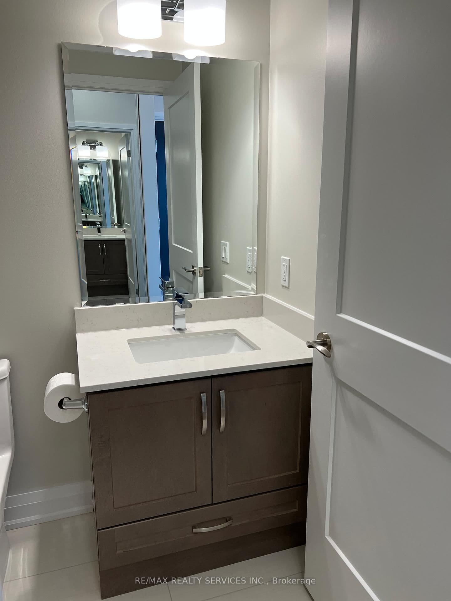 15 Lynch Street, Unit 303 thumbnail 7