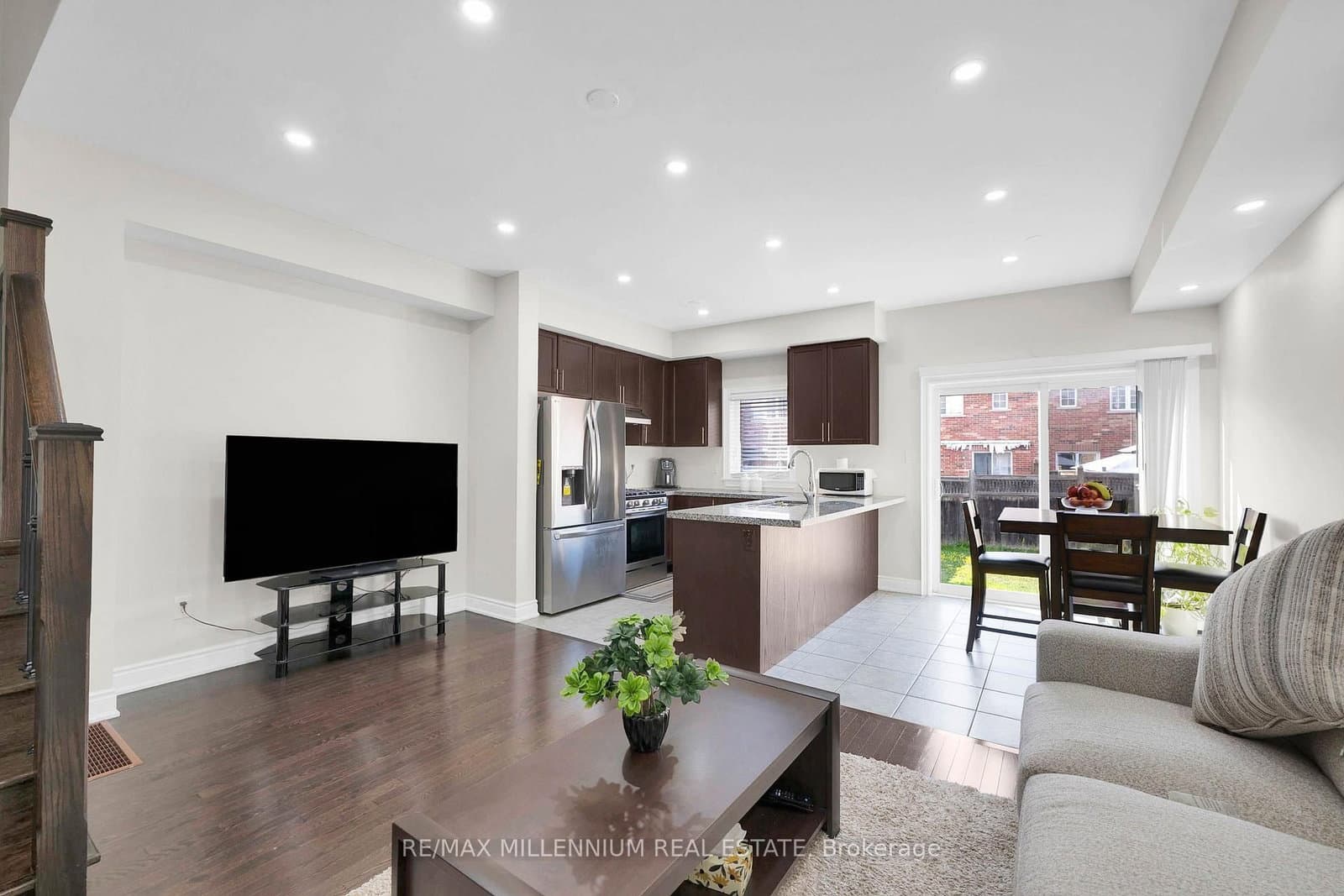 18 Brussels Avenue thumbnail 16
