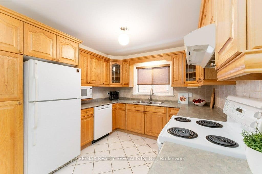 330 Hickory Circle thumbnail 10