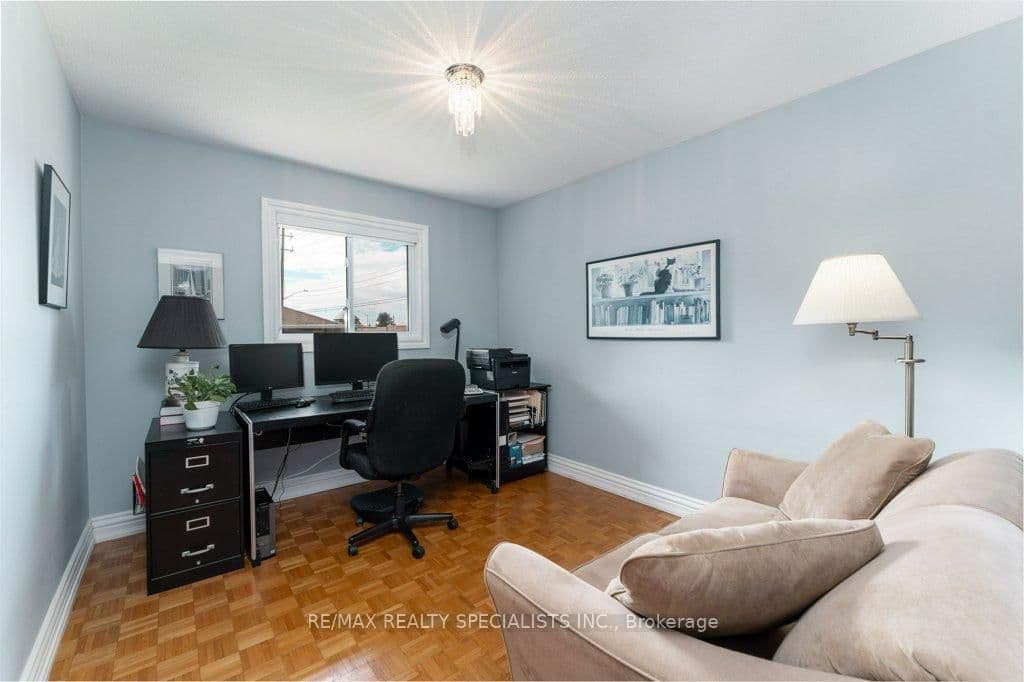 330 Hickory Circle thumbnail 16