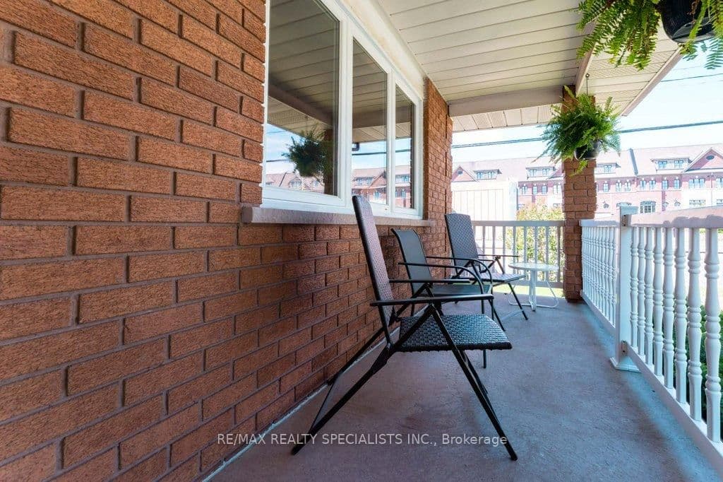 330 Hickory Circle thumbnail 3