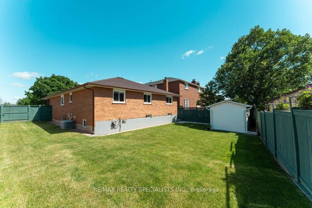 330 Hickory Circle thumbnail 35
