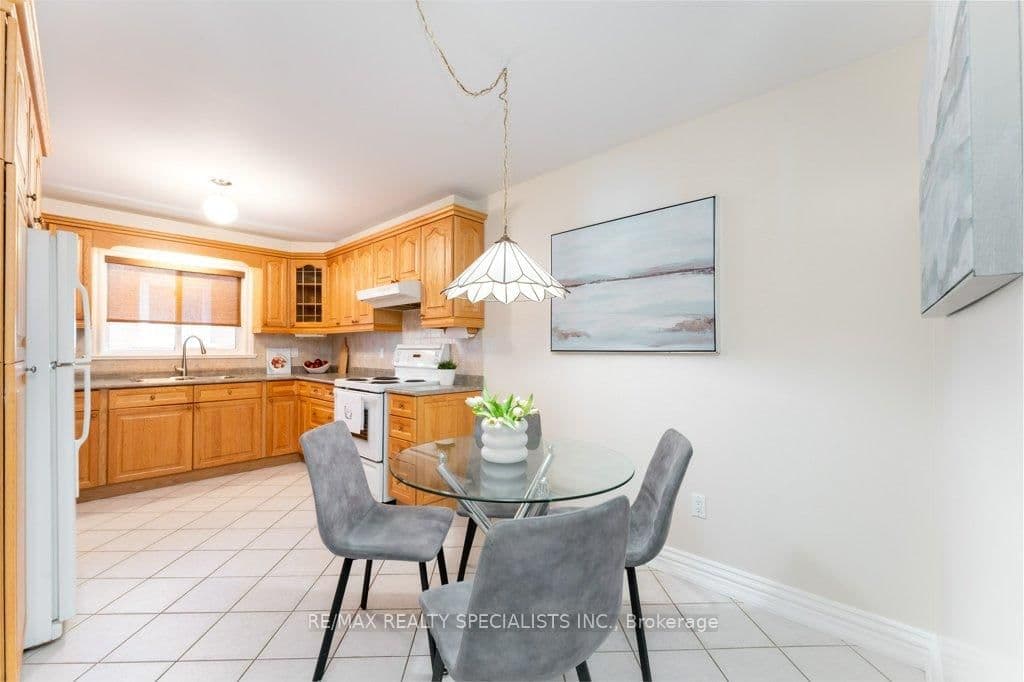 330 Hickory Circle thumbnail 8
