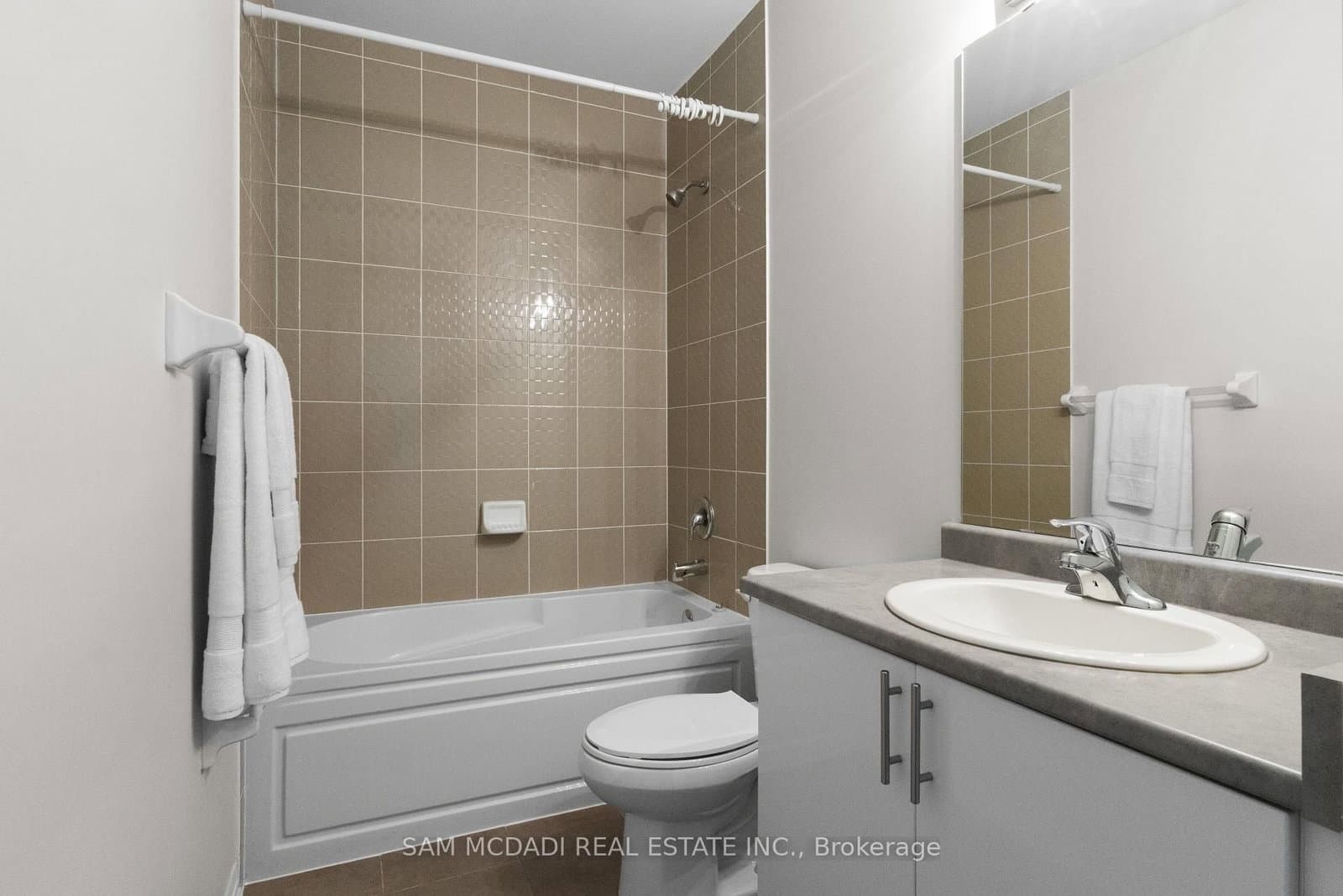 1208 Main Street E, Unit 201 thumbnail 13