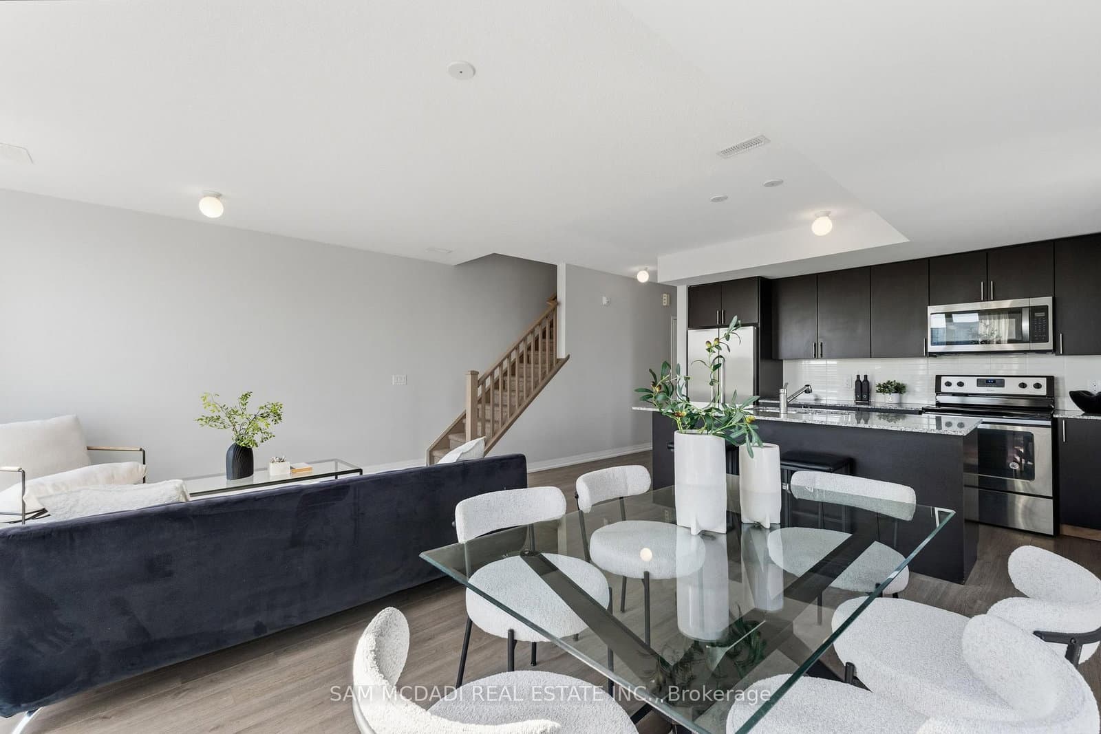1208 Main Street E, Unit 201 thumbnail 7