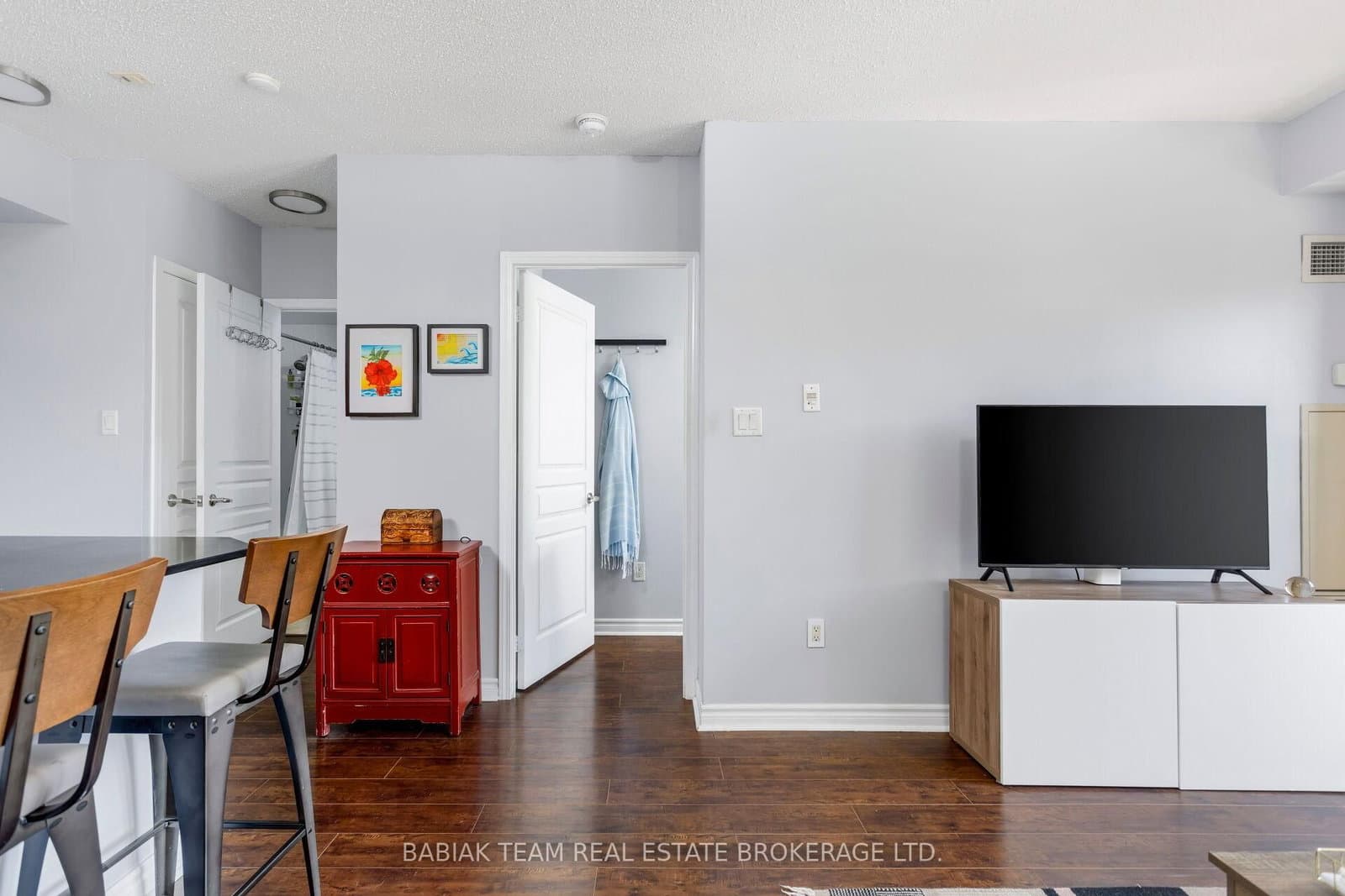 2495 Dundas Street West Street, Unit 307 thumbnail 16